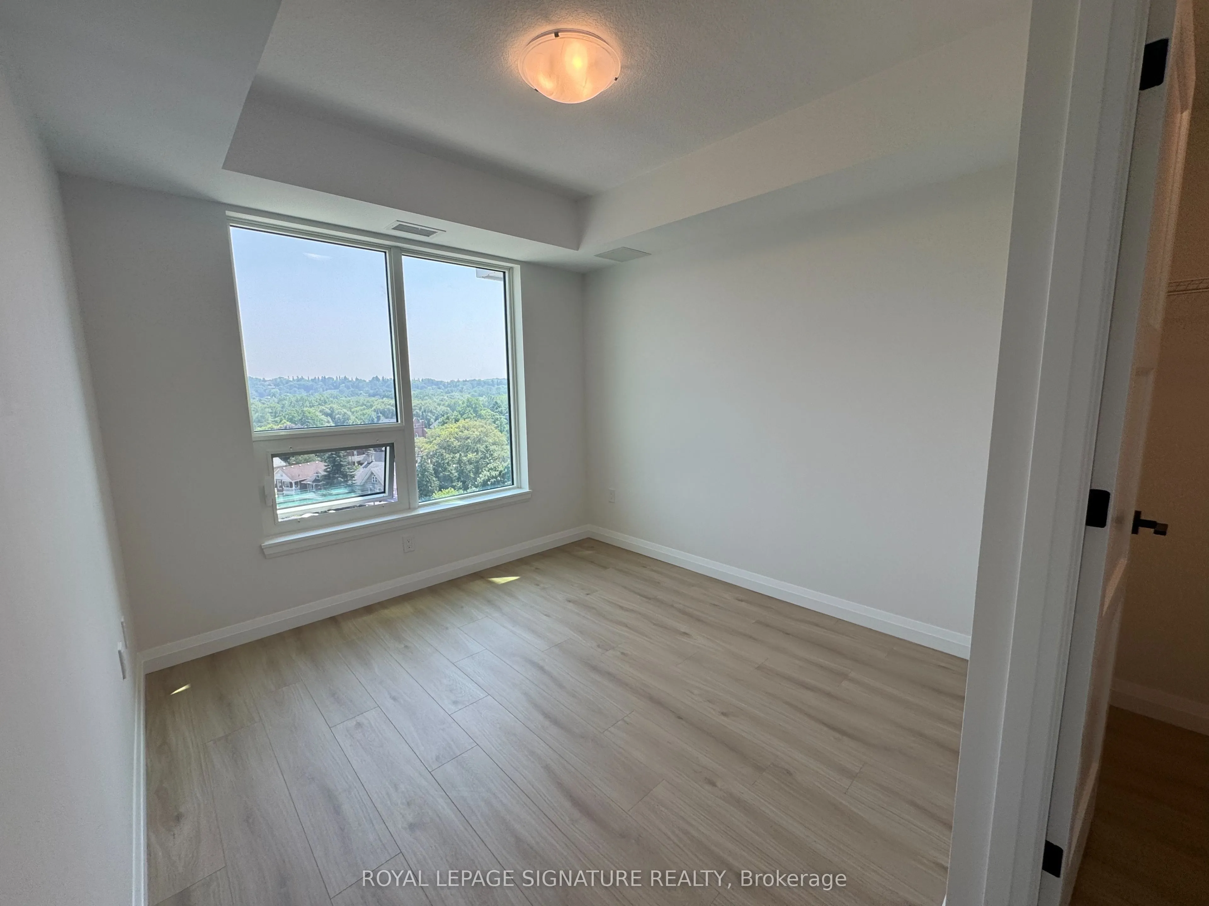 93 Arthur Street South, #902