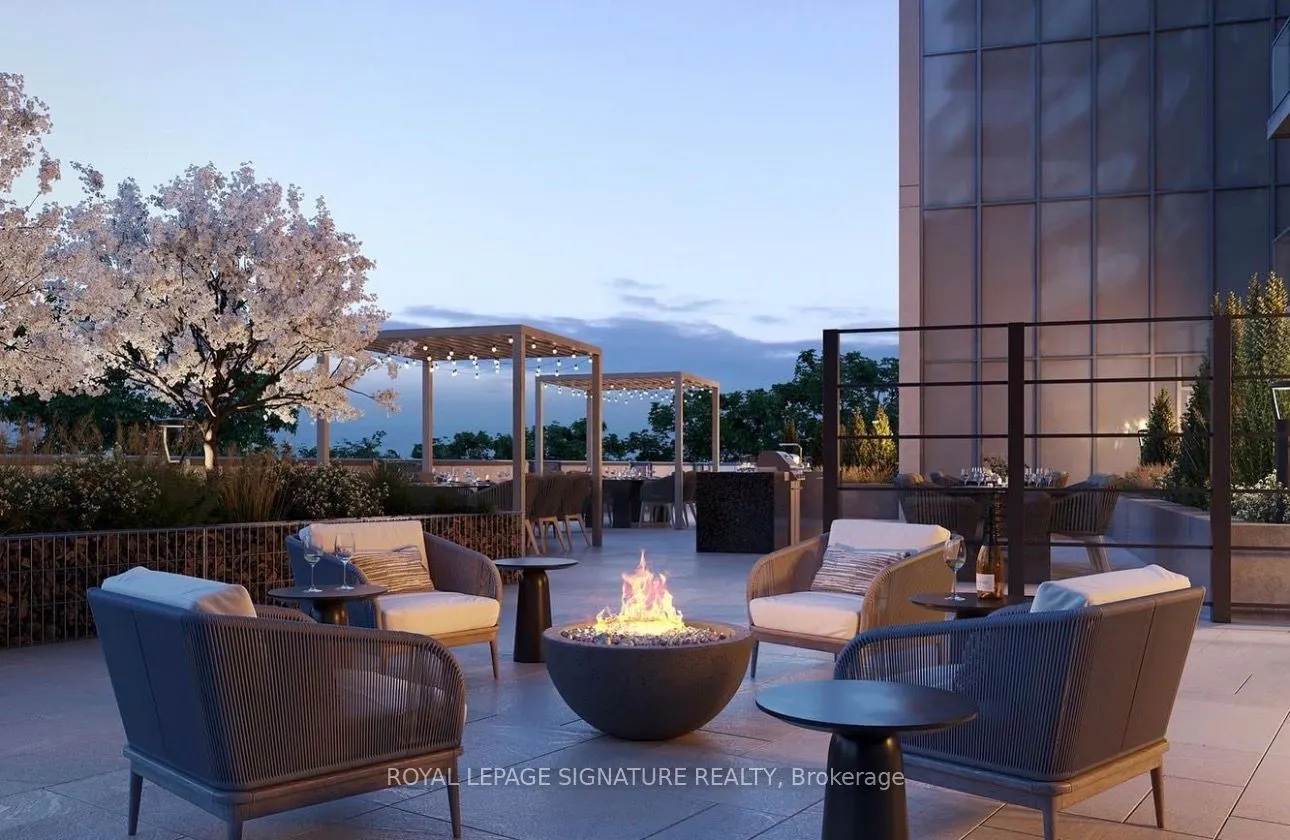 93 Arthur Street South, #902