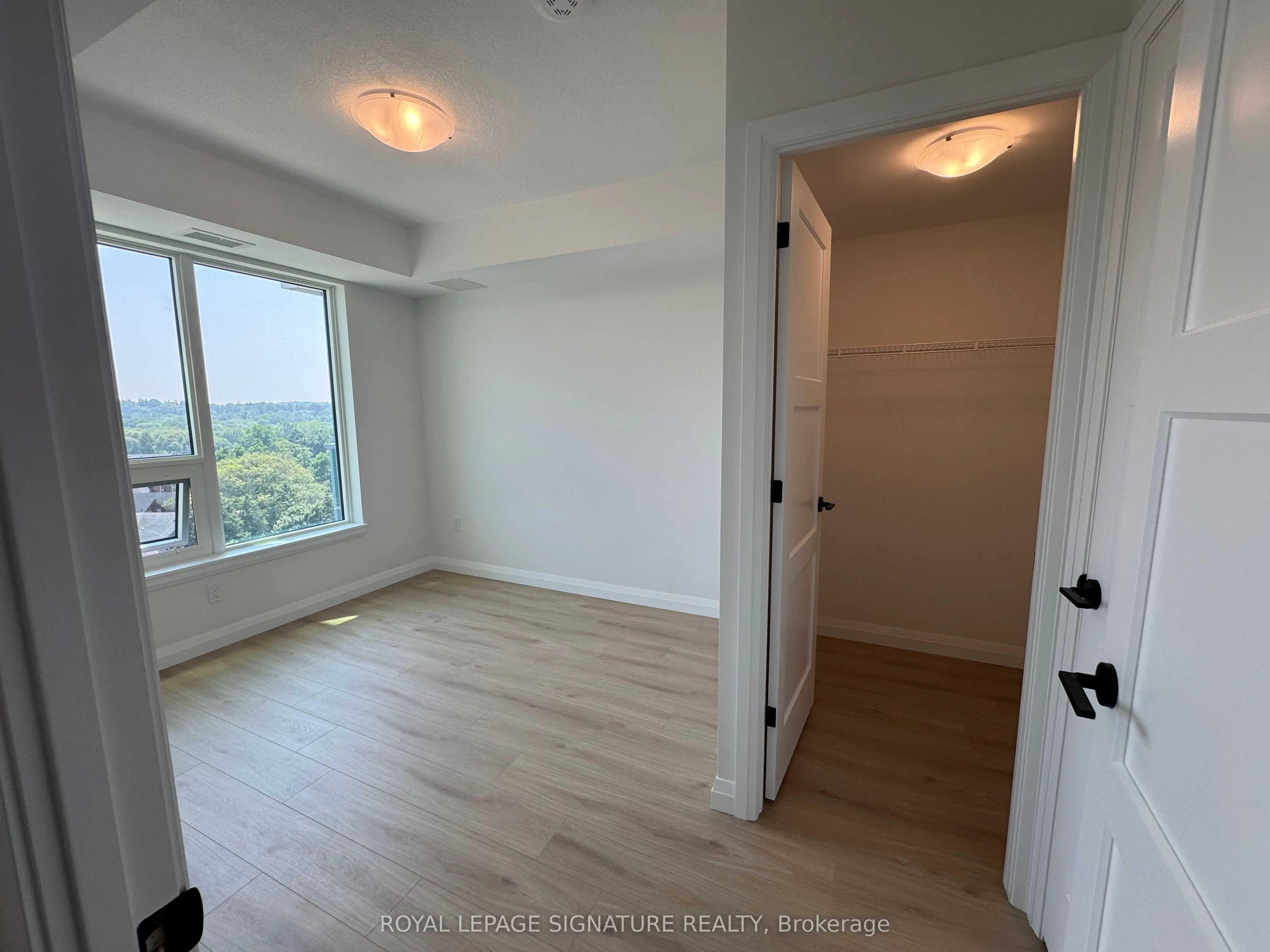 93 Arthur Street South, #902