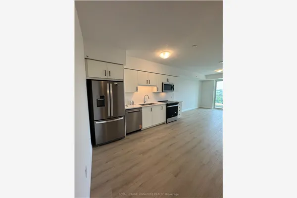 93 Arthur Street South, #902