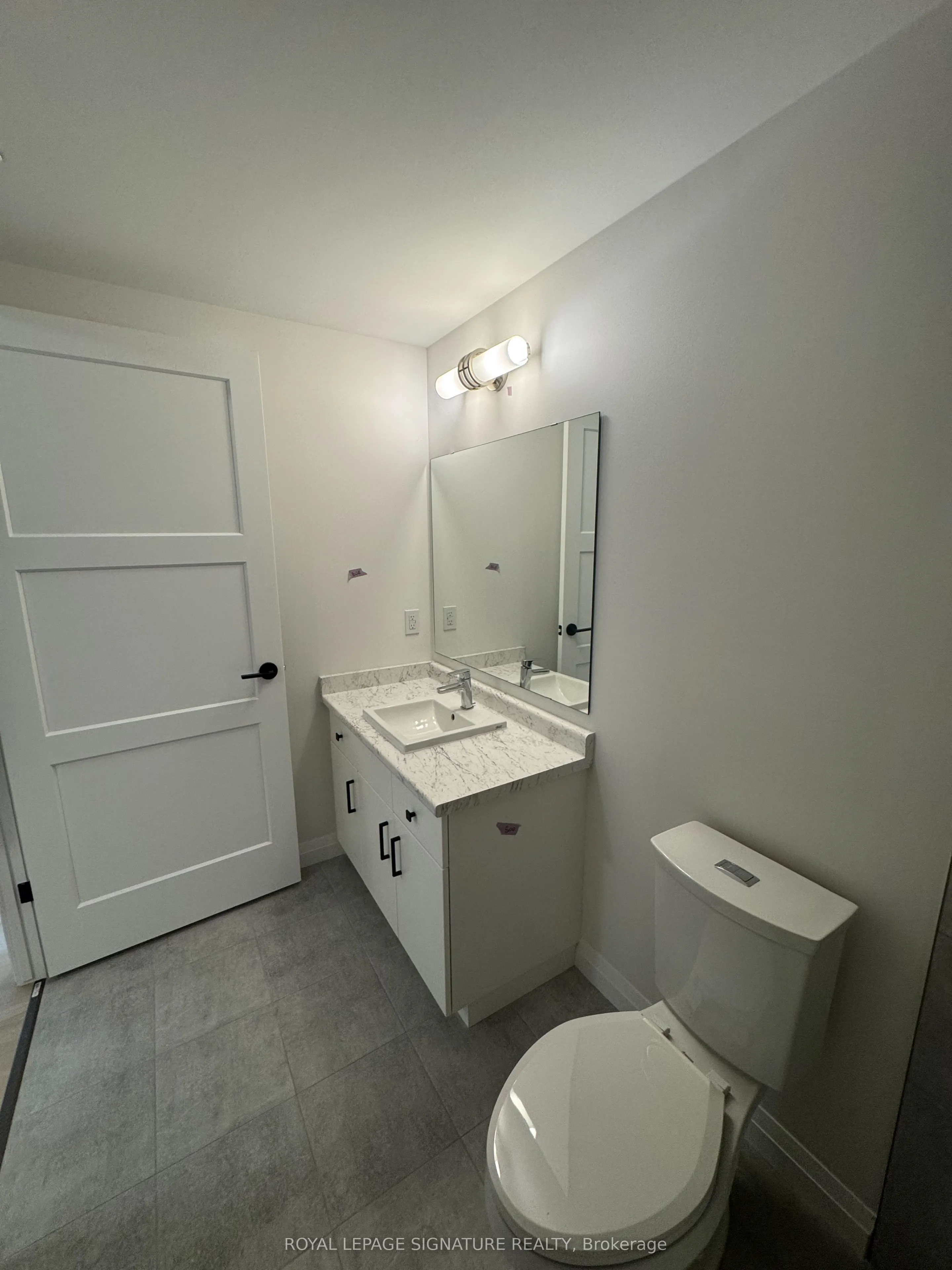 93 Arthur Street South, #902