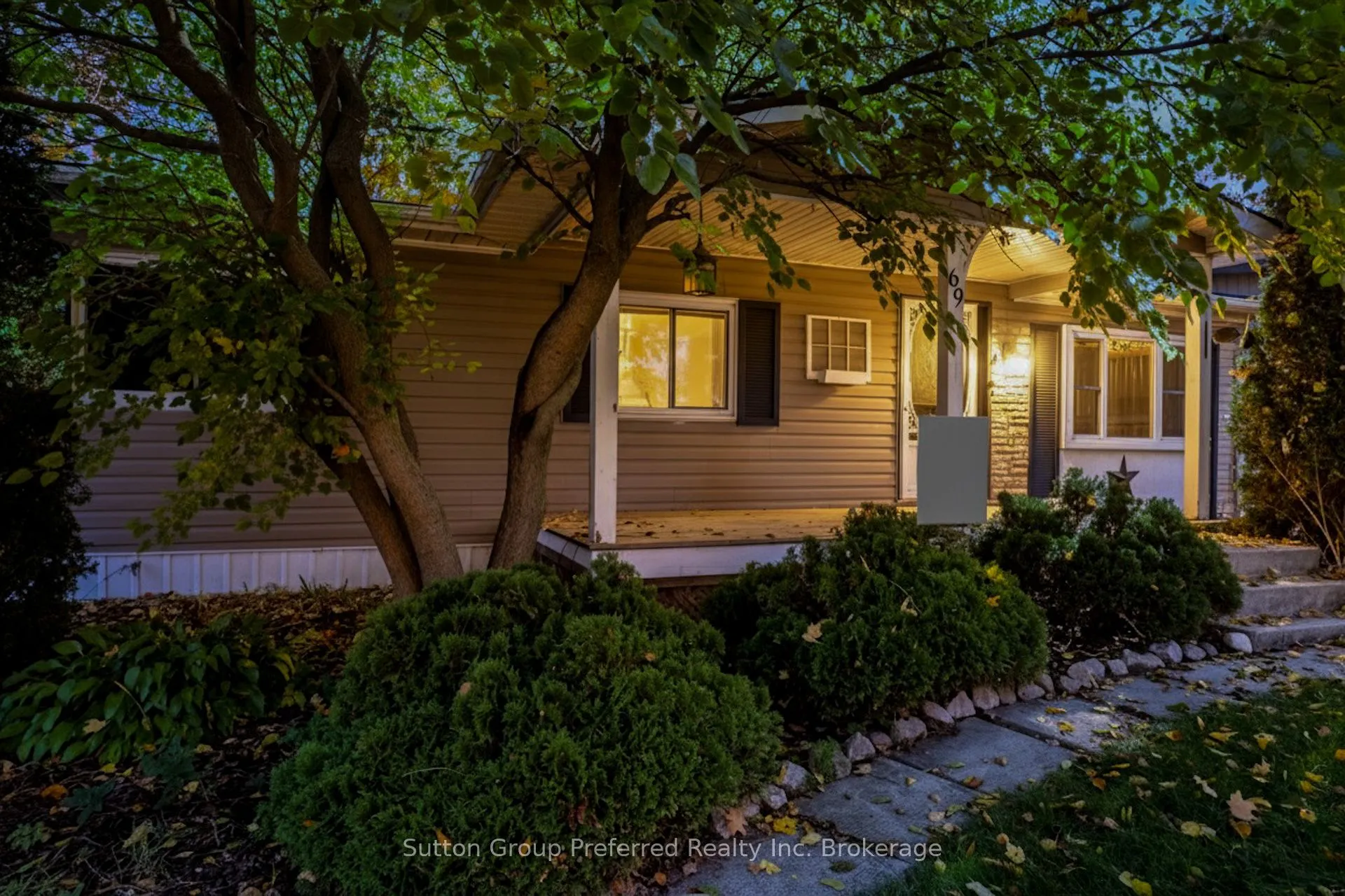 806201 Oxford Road 29 Road, #69