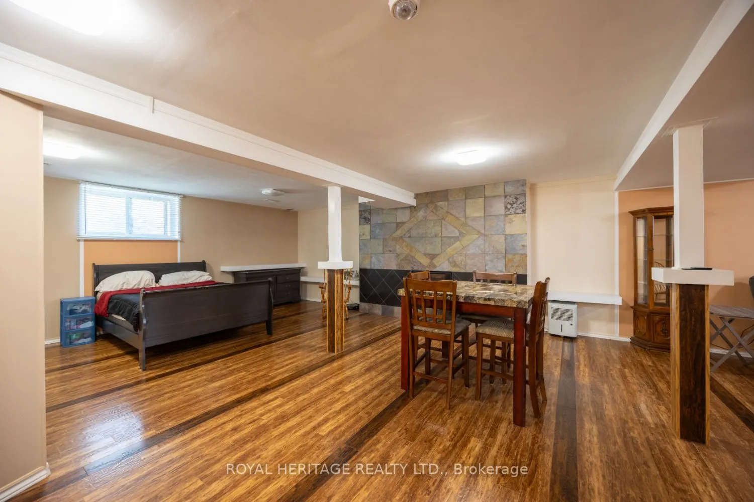 48 Ward Drive