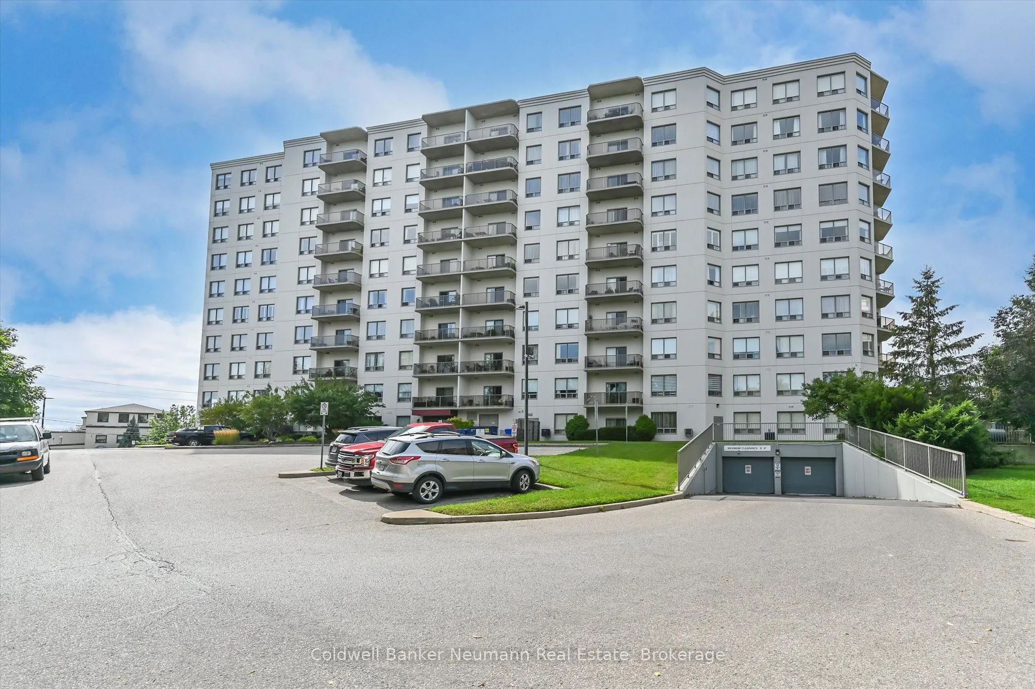 60 Wyndham Street S, #206