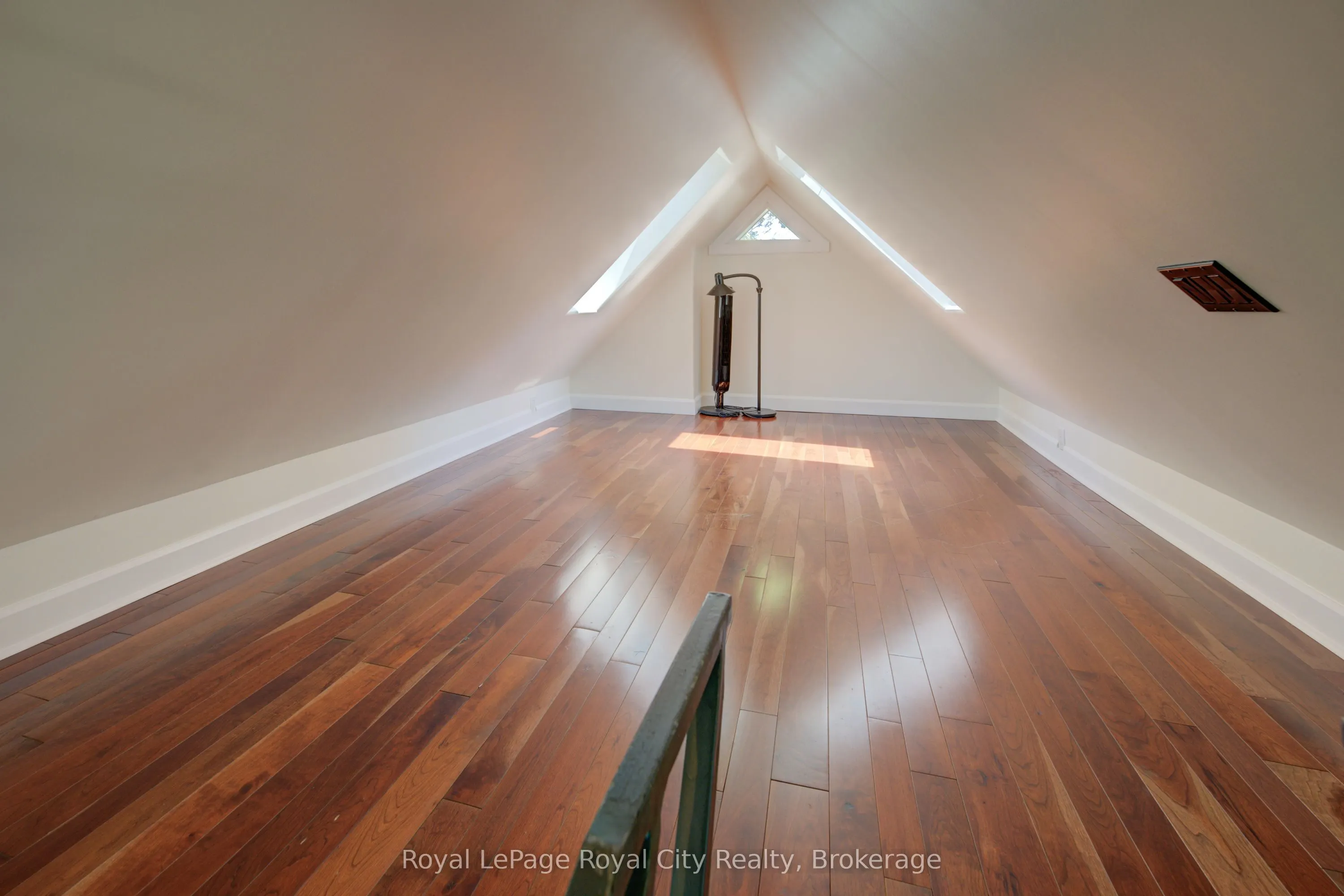 513 ST ANDREW Street W