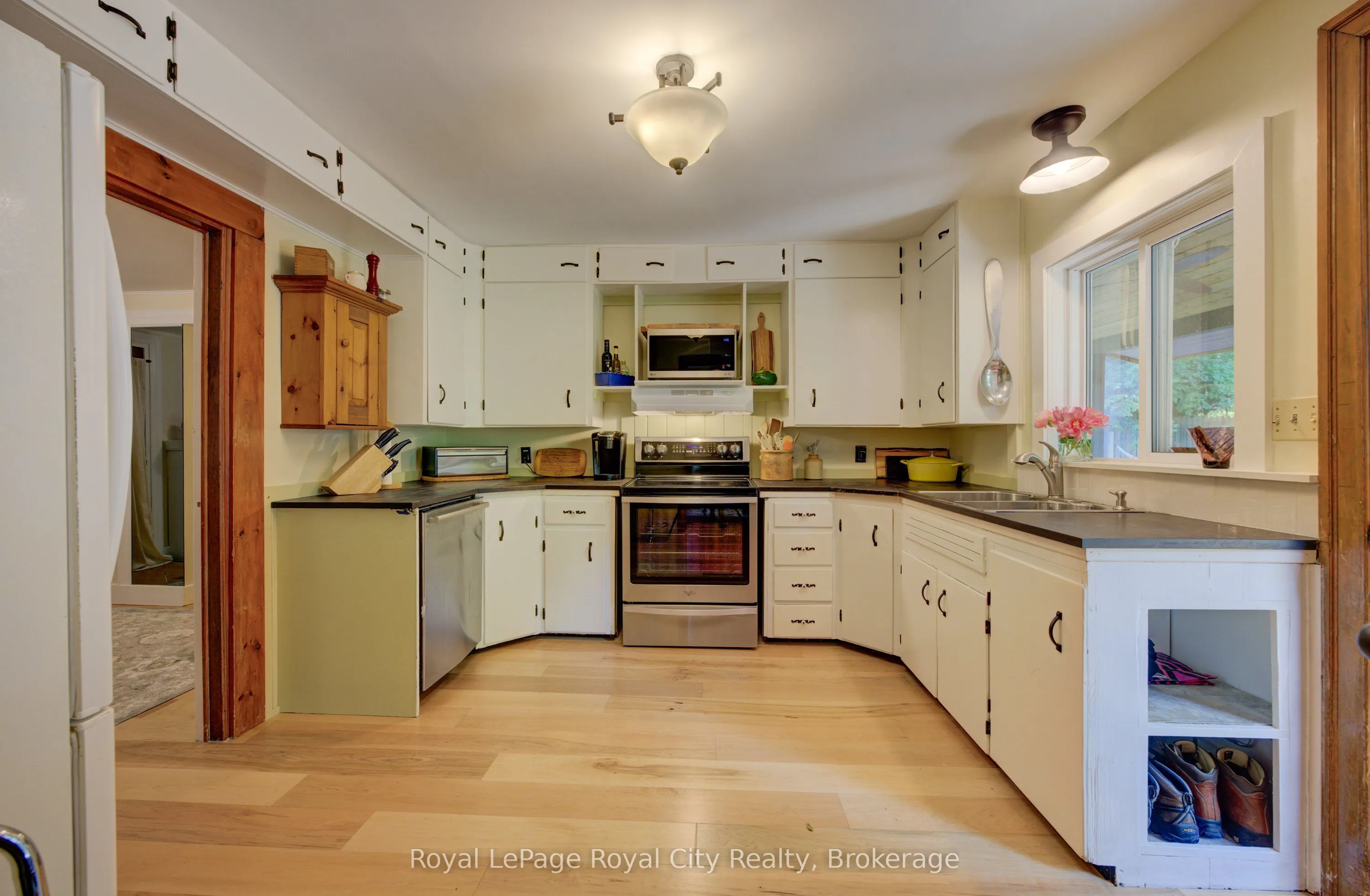 513 ST ANDREW Street W