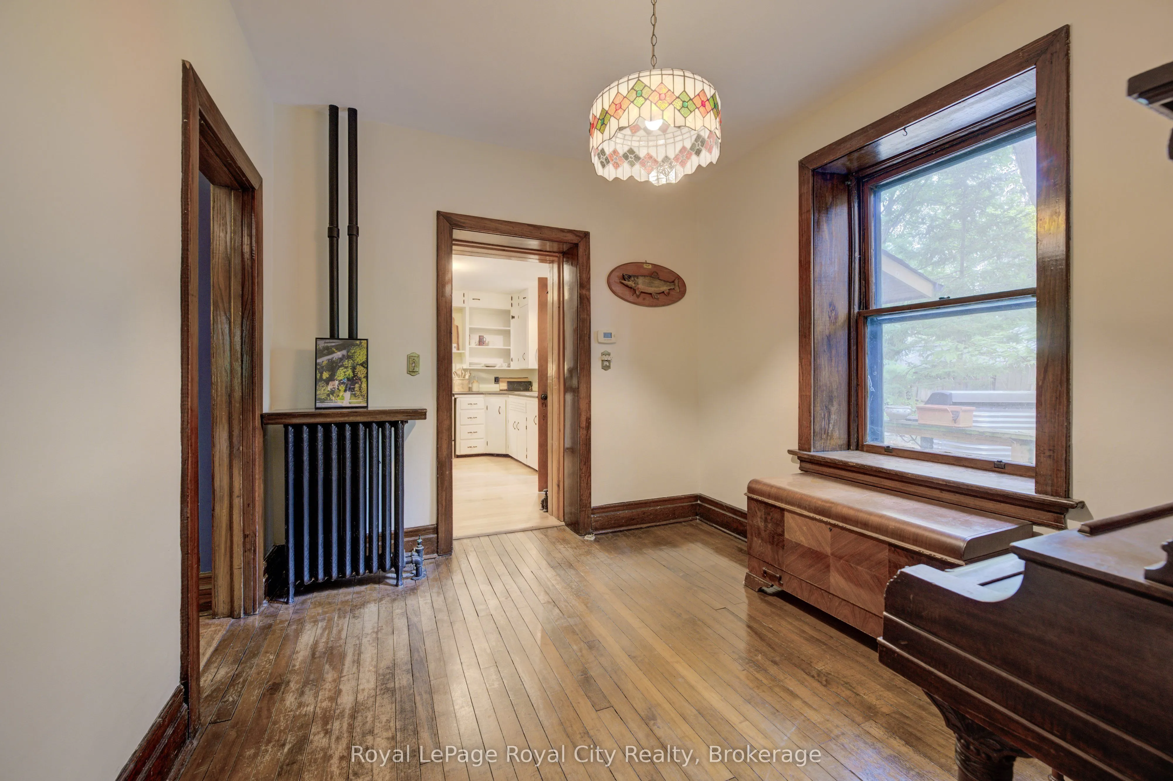 513 ST ANDREW Street W