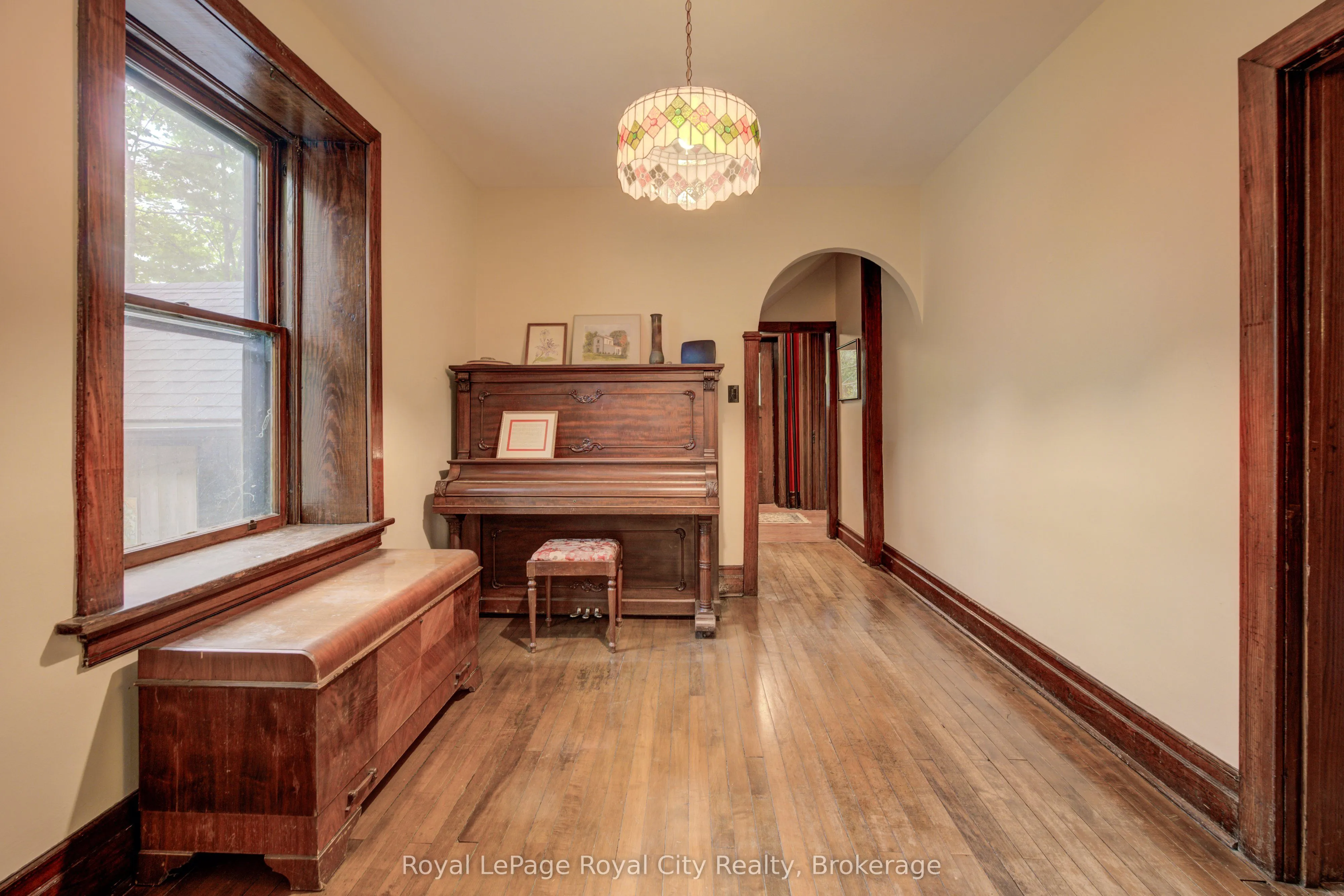 513 ST ANDREW Street W