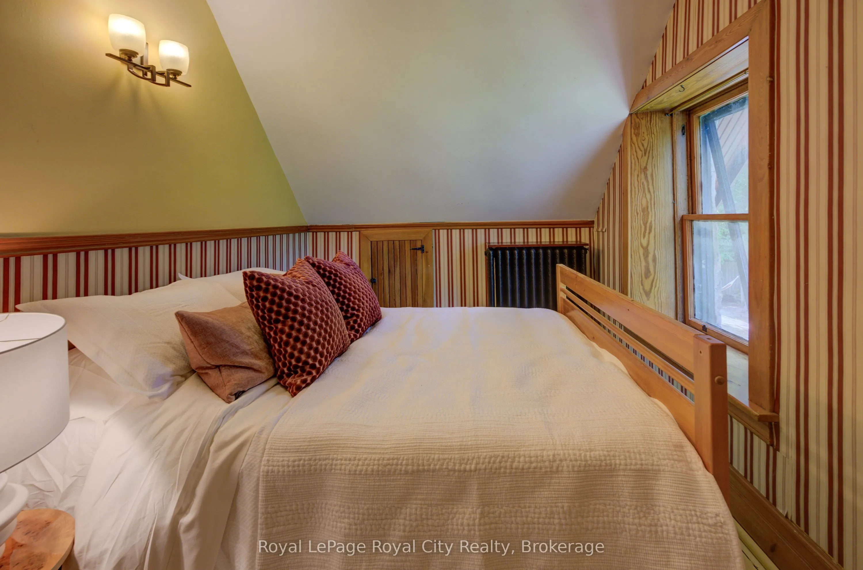 513 ST ANDREW Street W