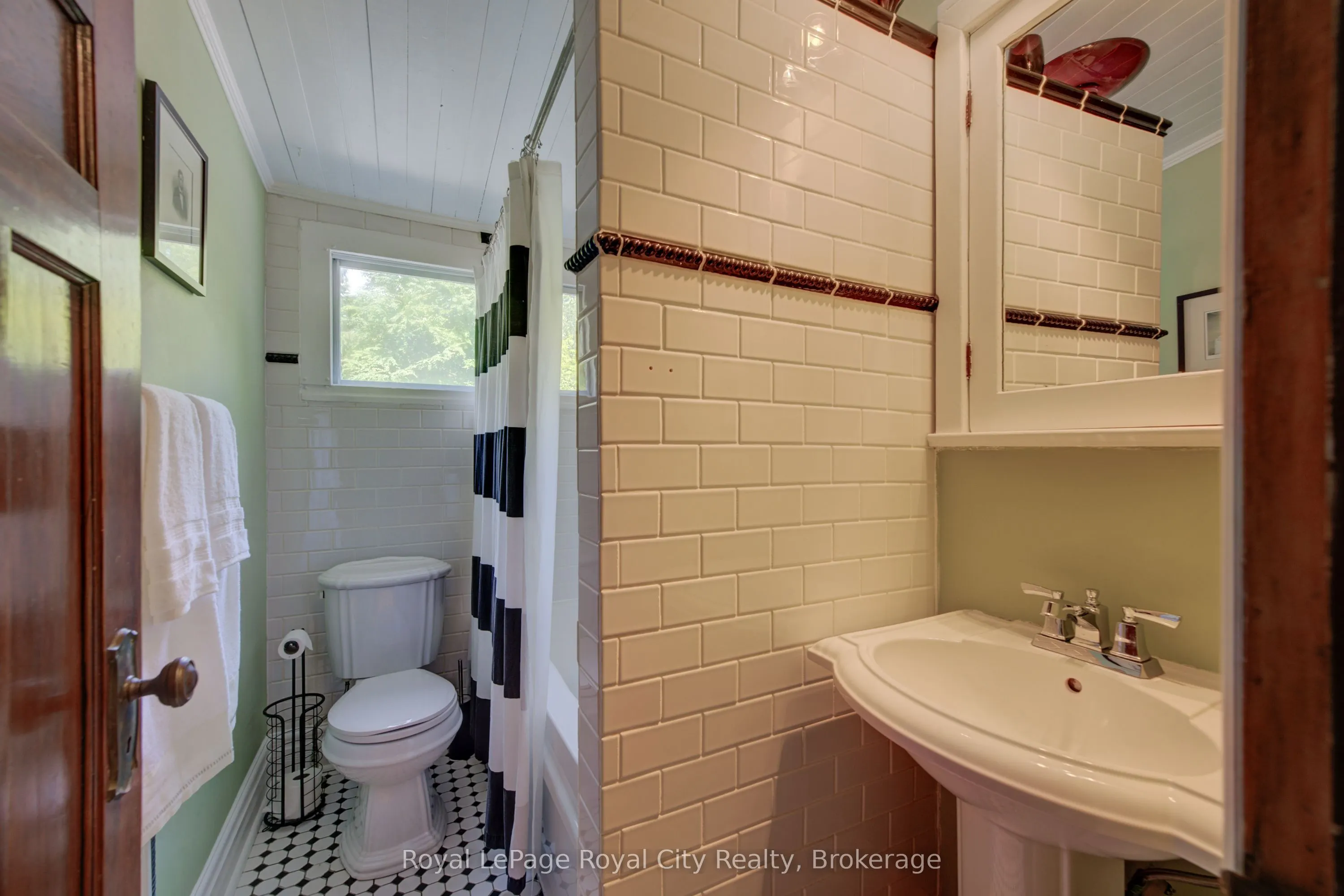 513 ST ANDREW Street W