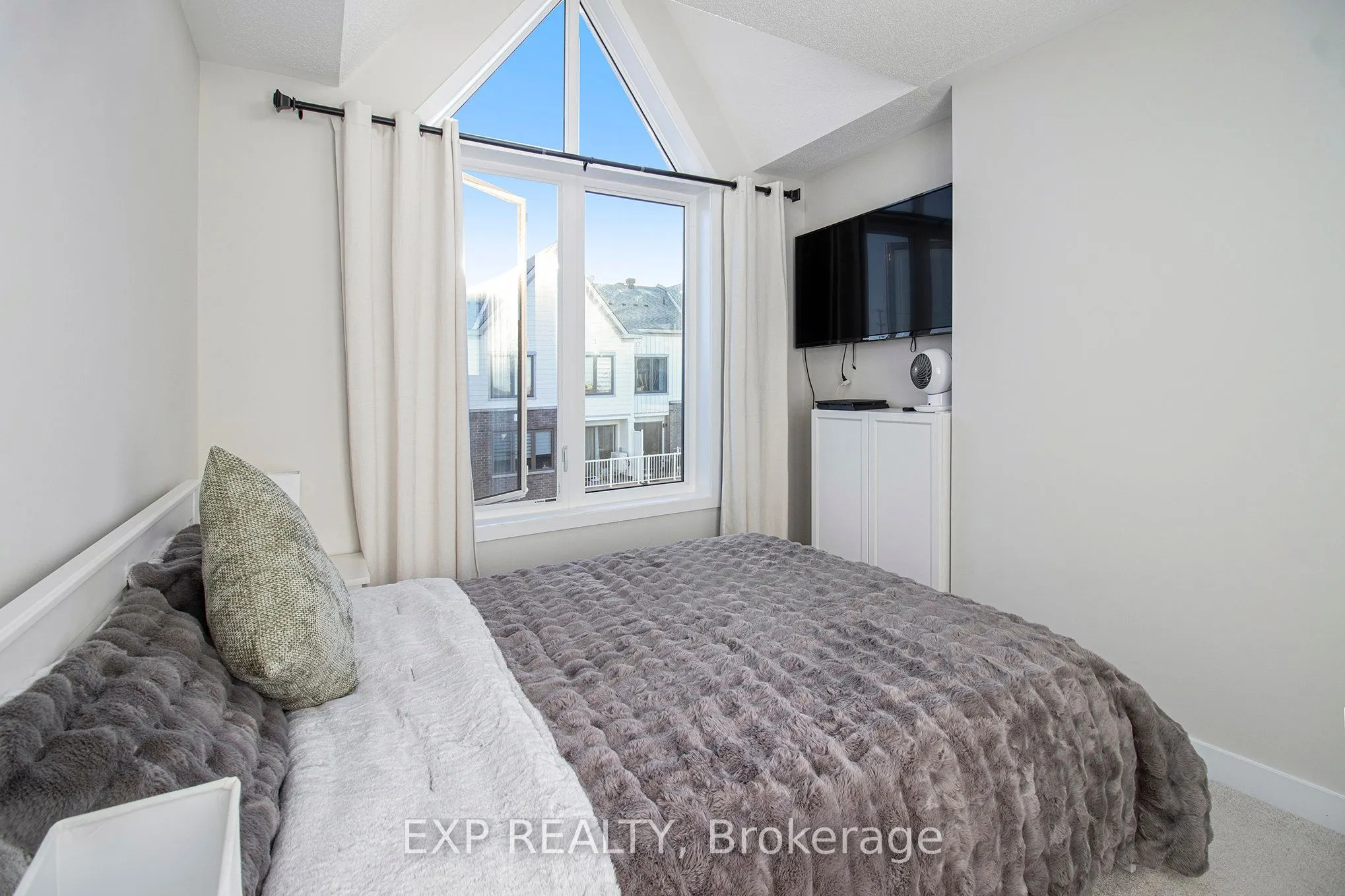 754 Kinstead Private