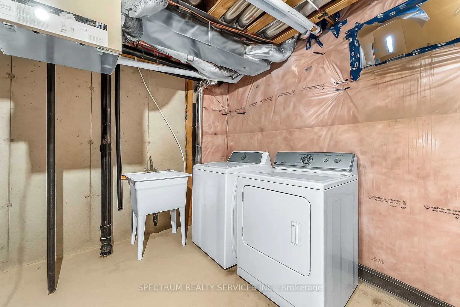 125 Keelson Street E