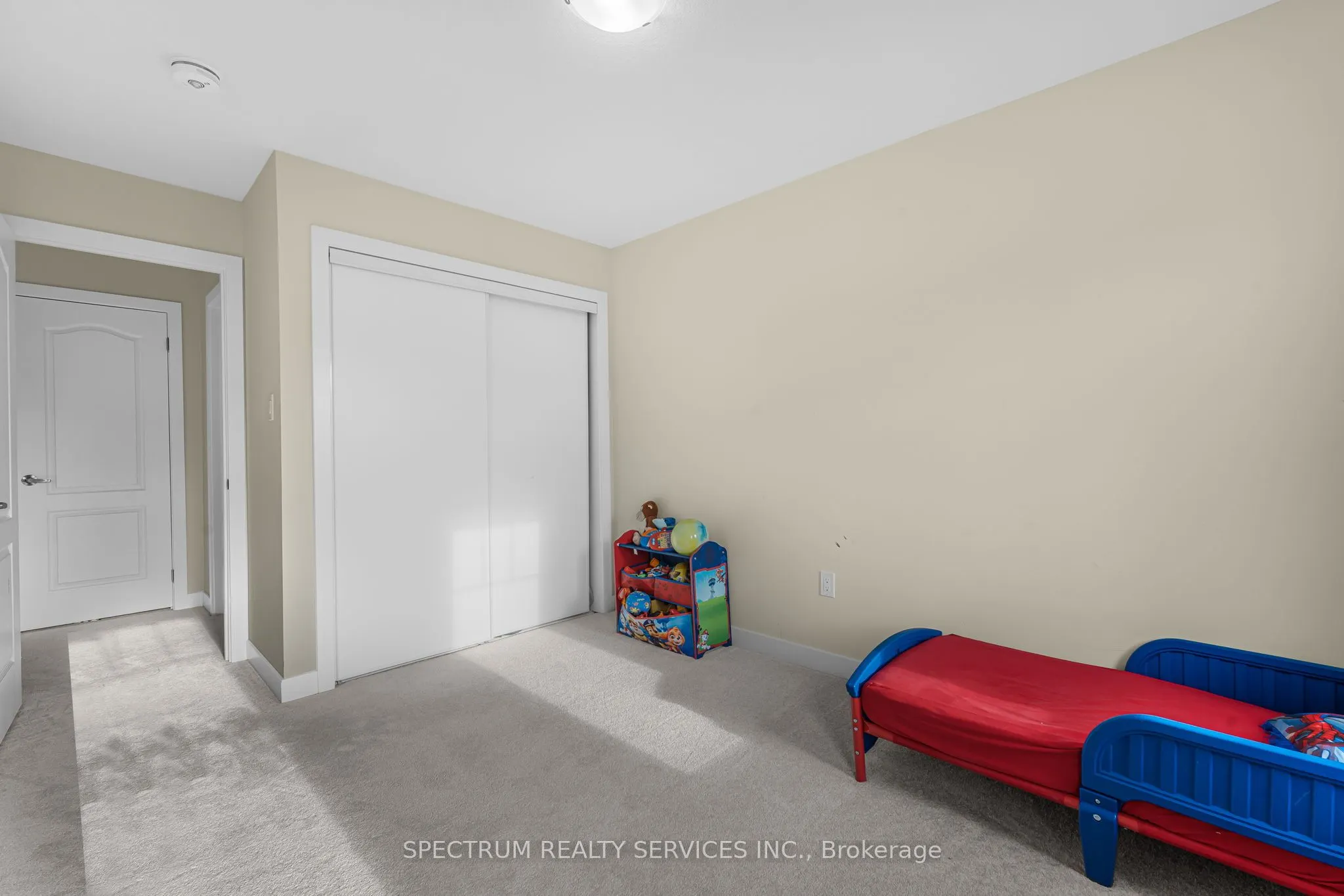 125 Keelson Street E