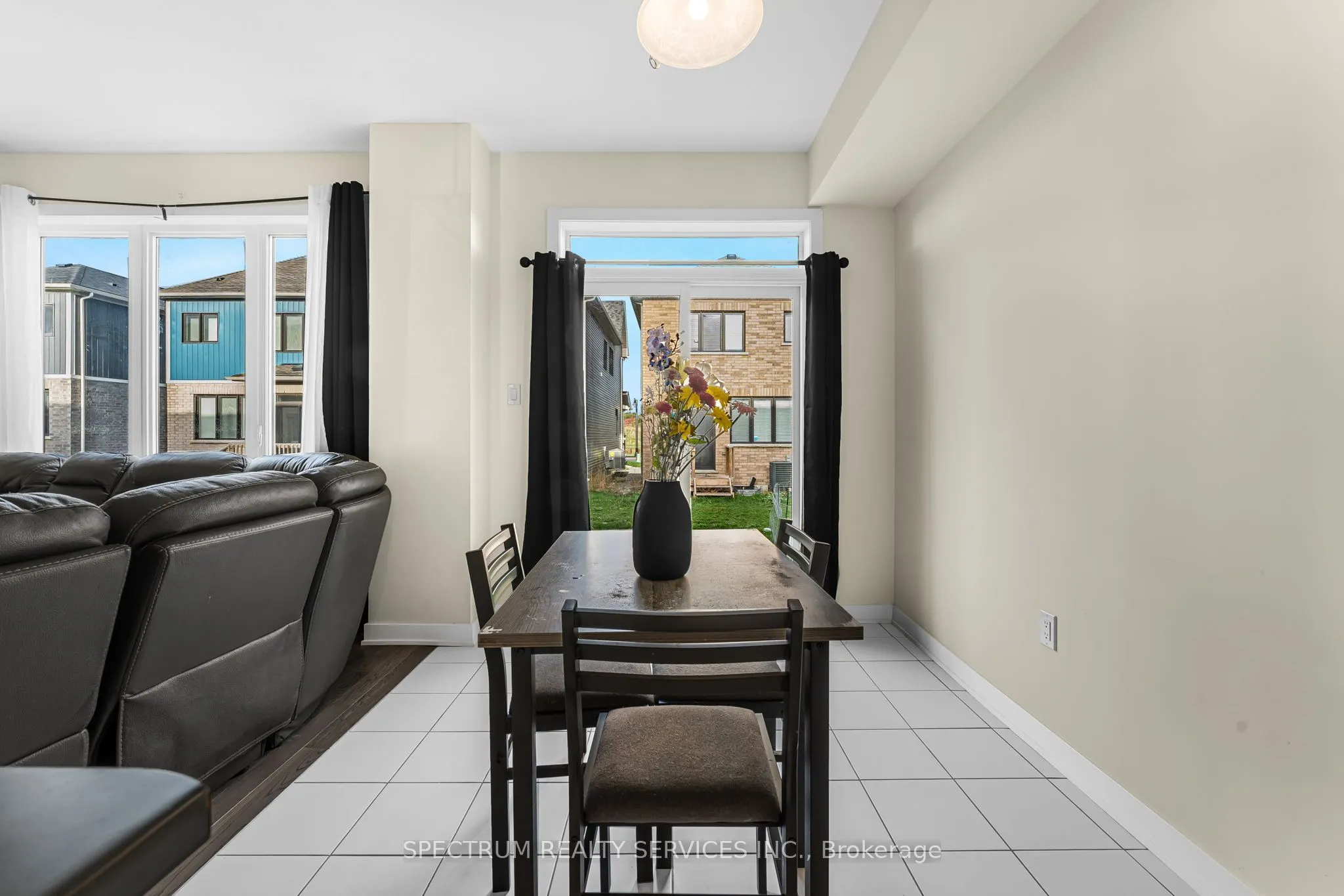 125 Keelson Street E