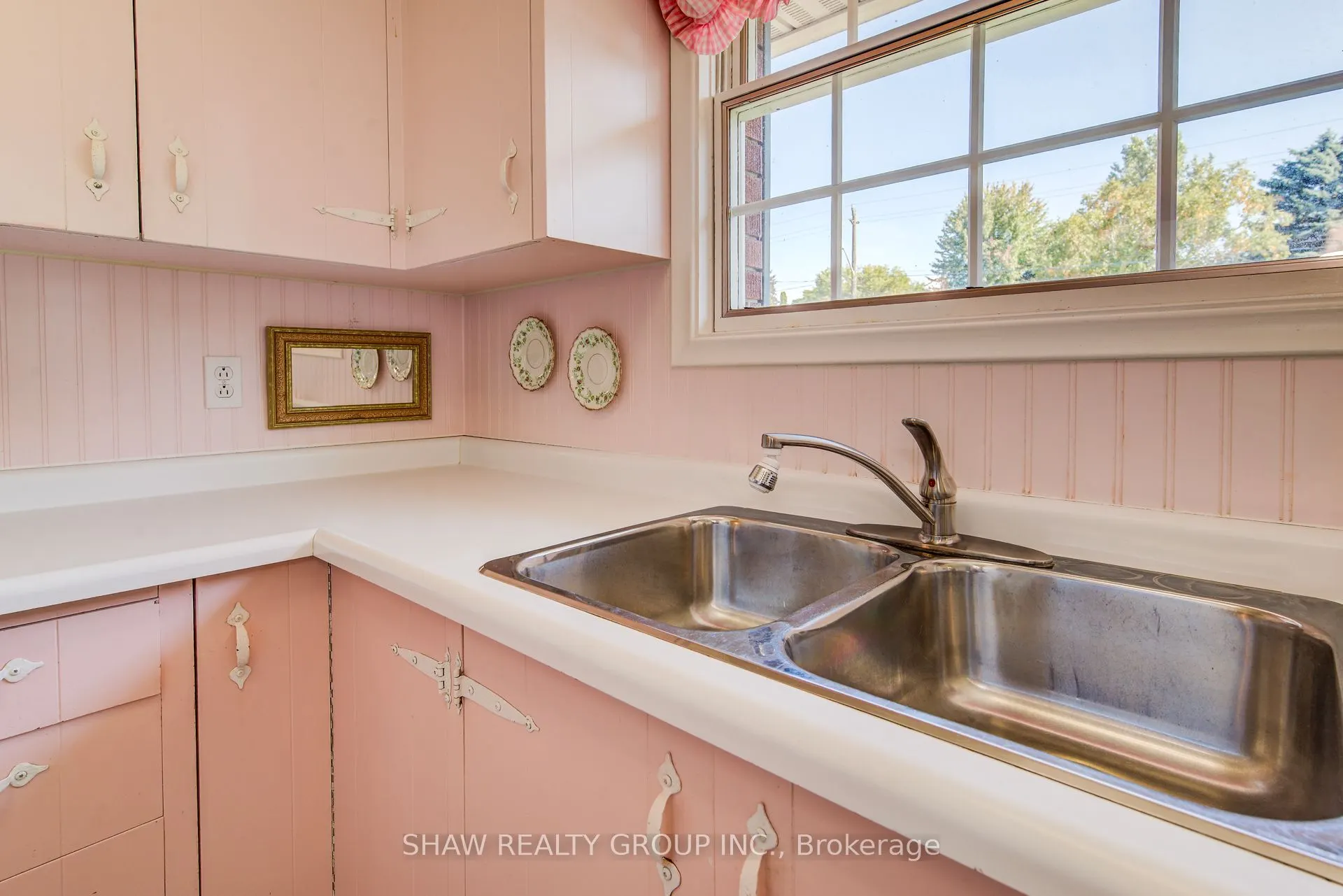 378 Stevenson Street N