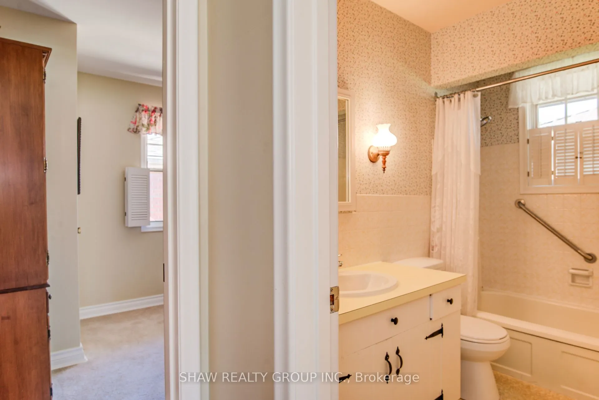 378 Stevenson Street N