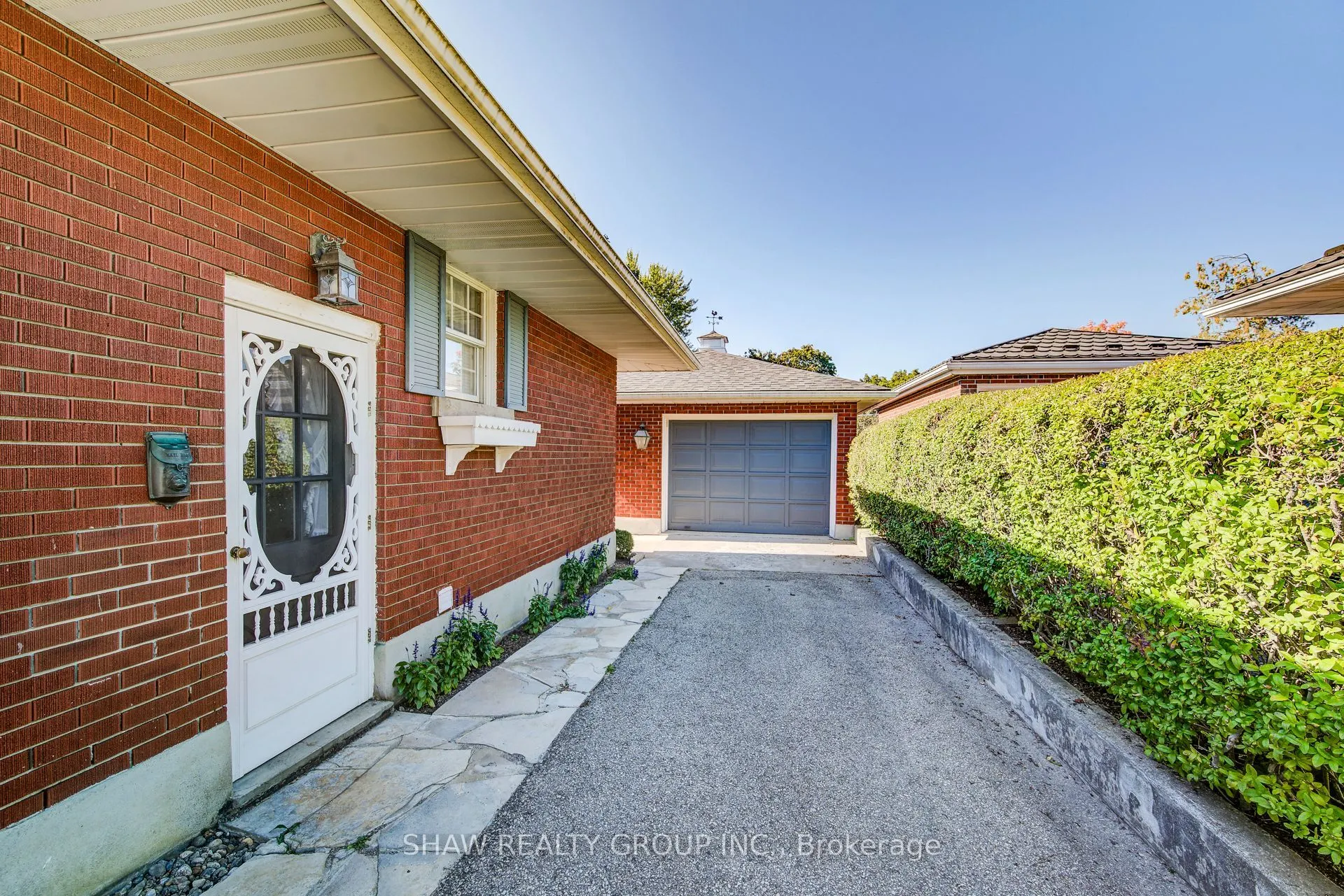 378 Stevenson Street N