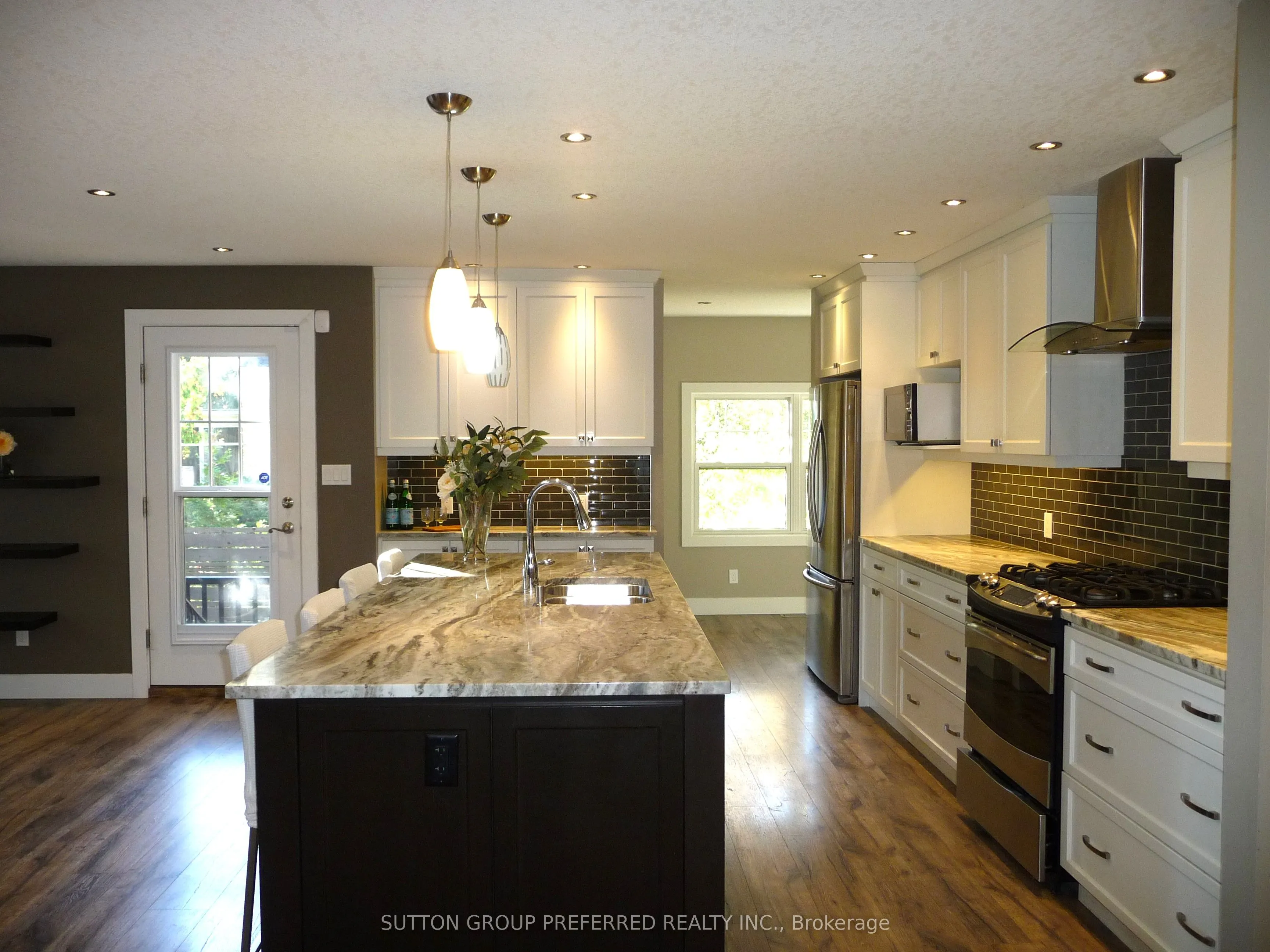 580 Upper Queen Street