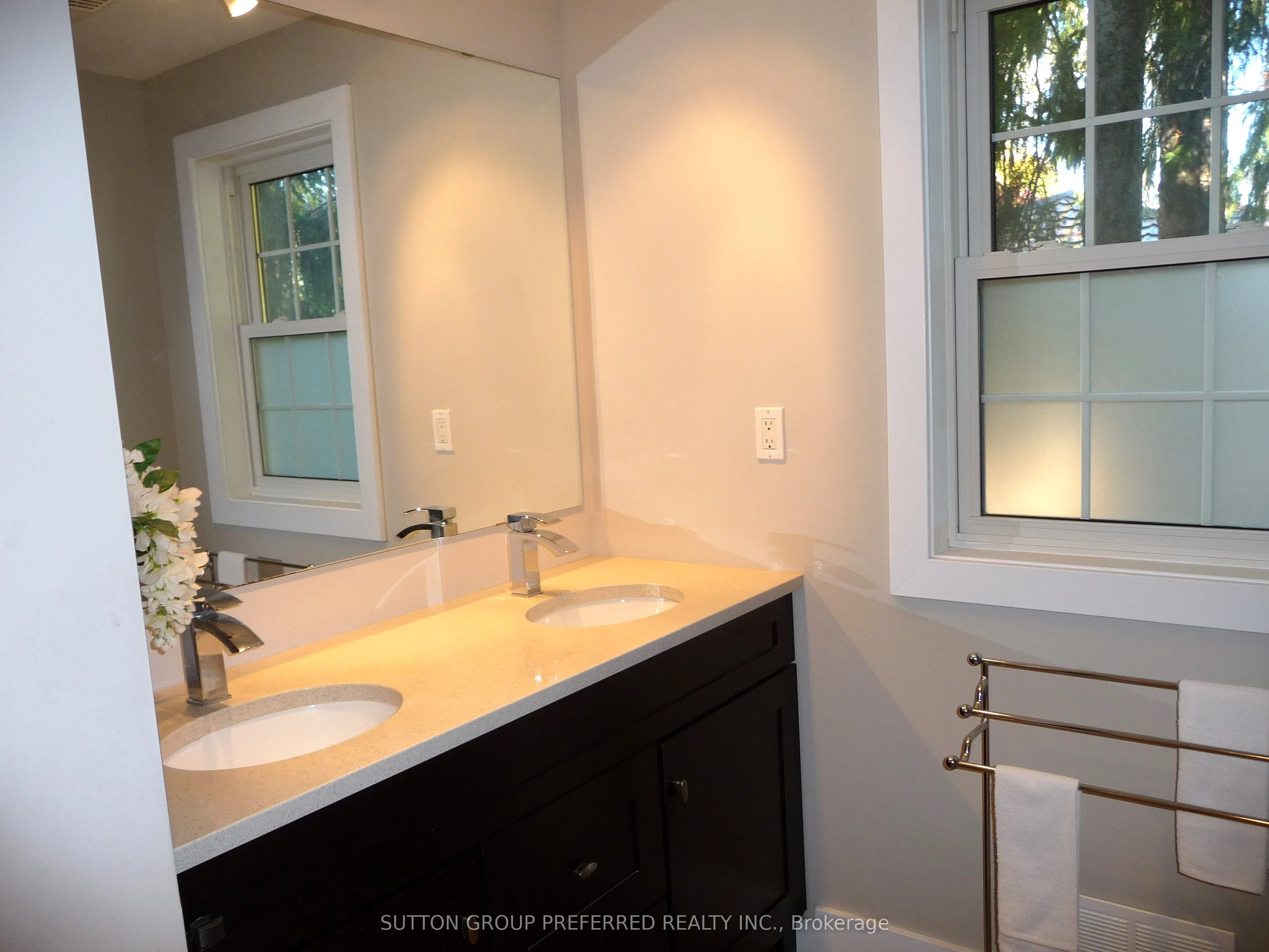 580 Upper Queen Street