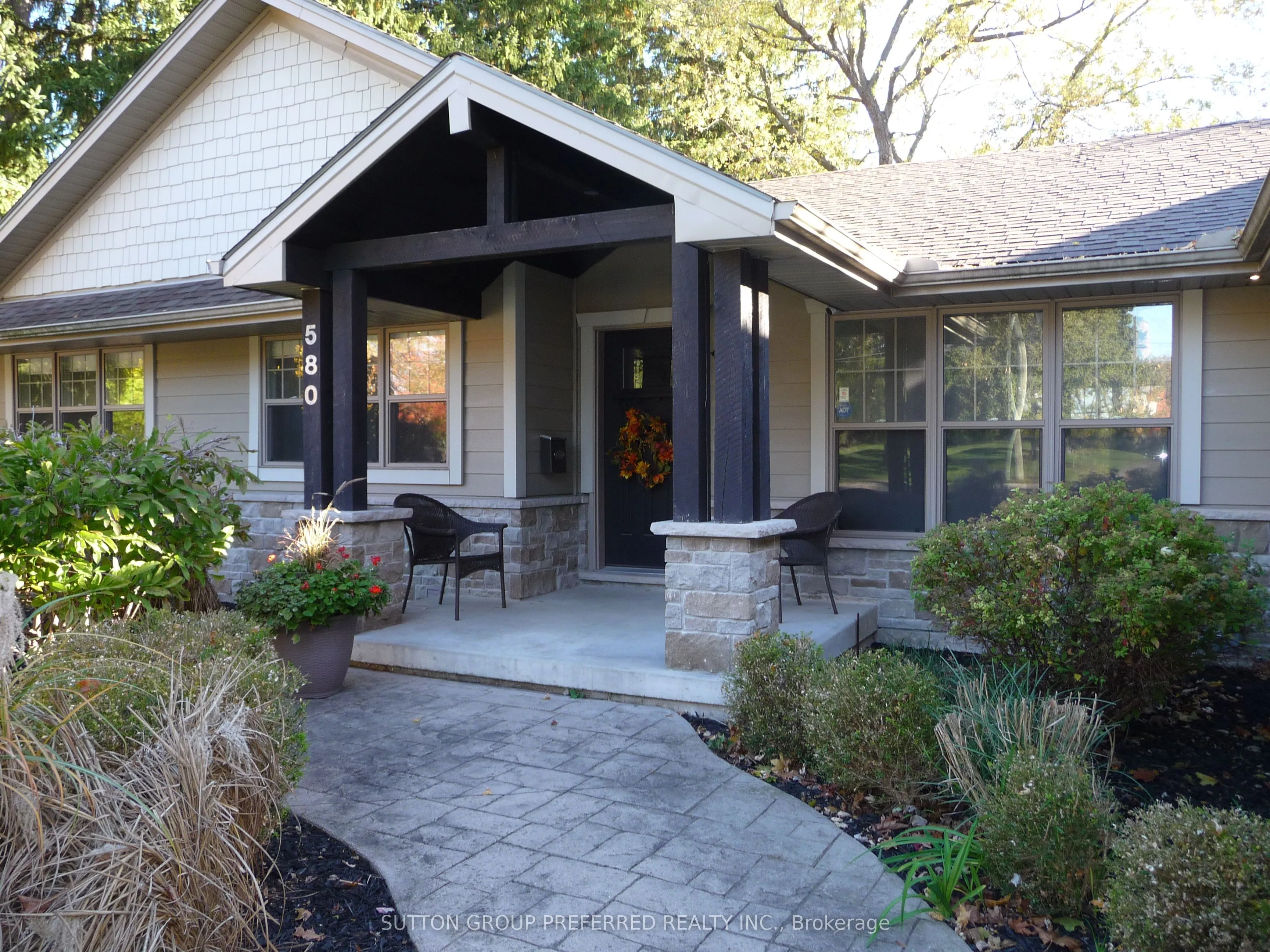 580 Upper Queen Street