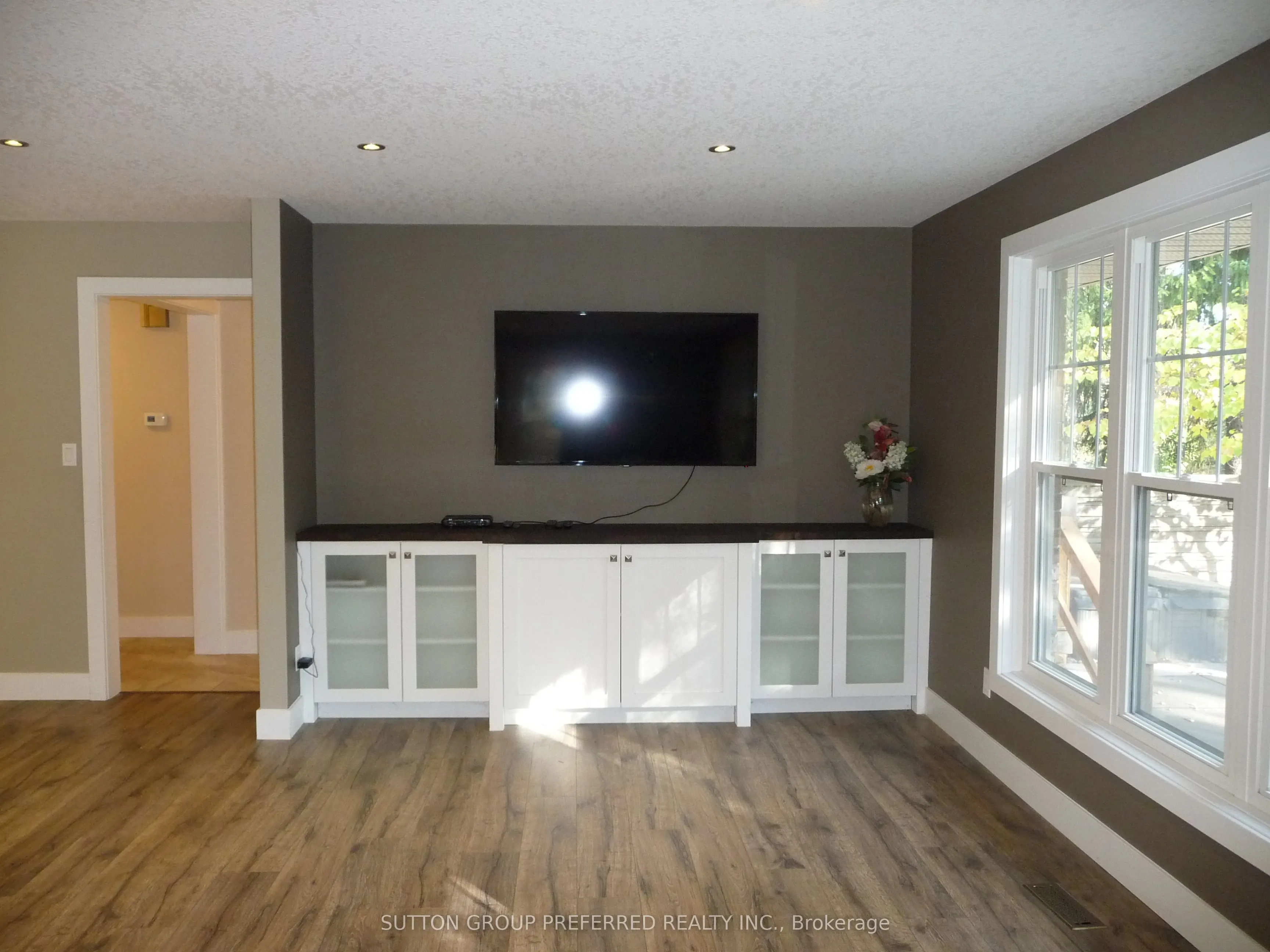 580 Upper Queen Street