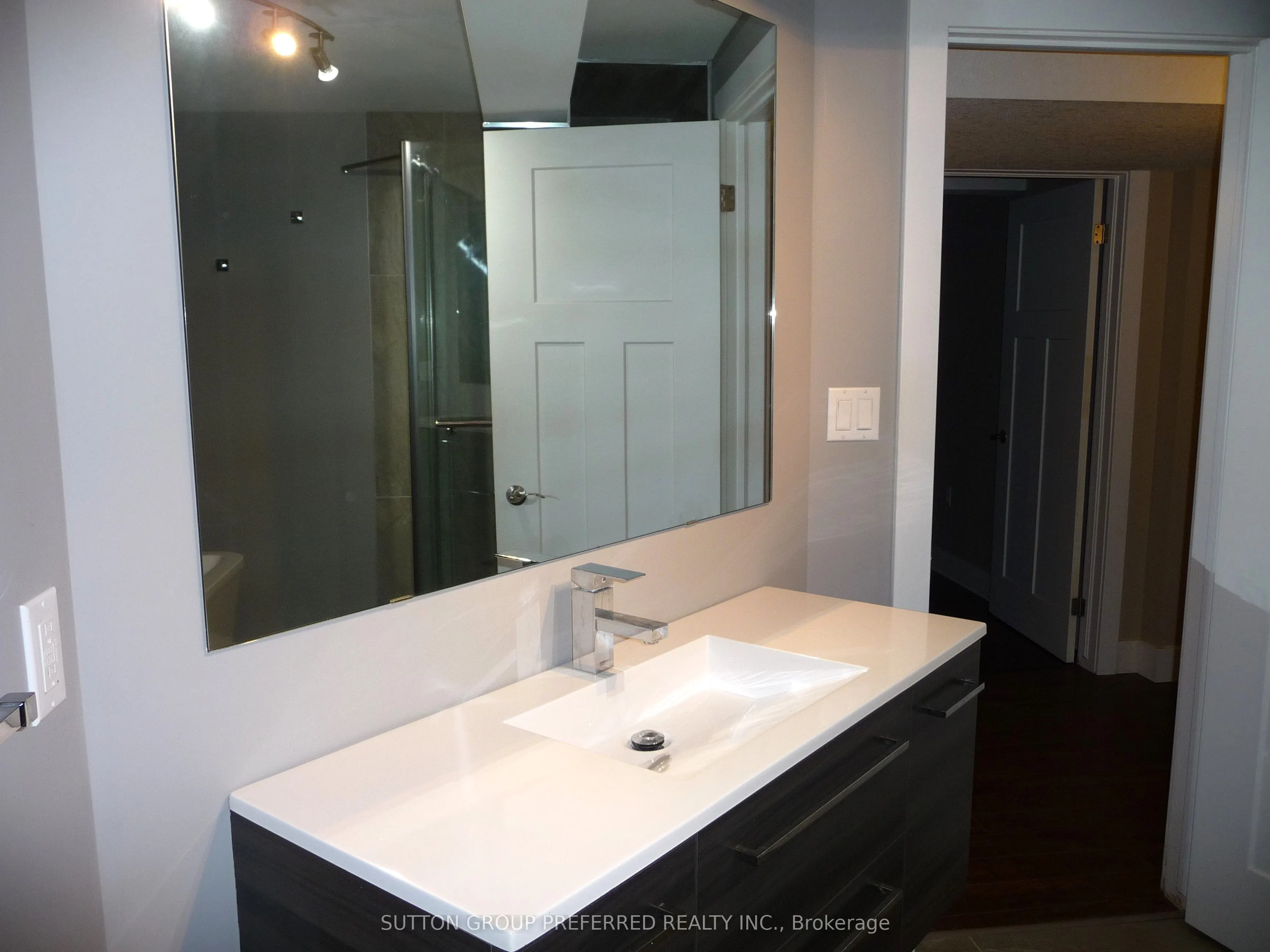 580 Upper Queen Street