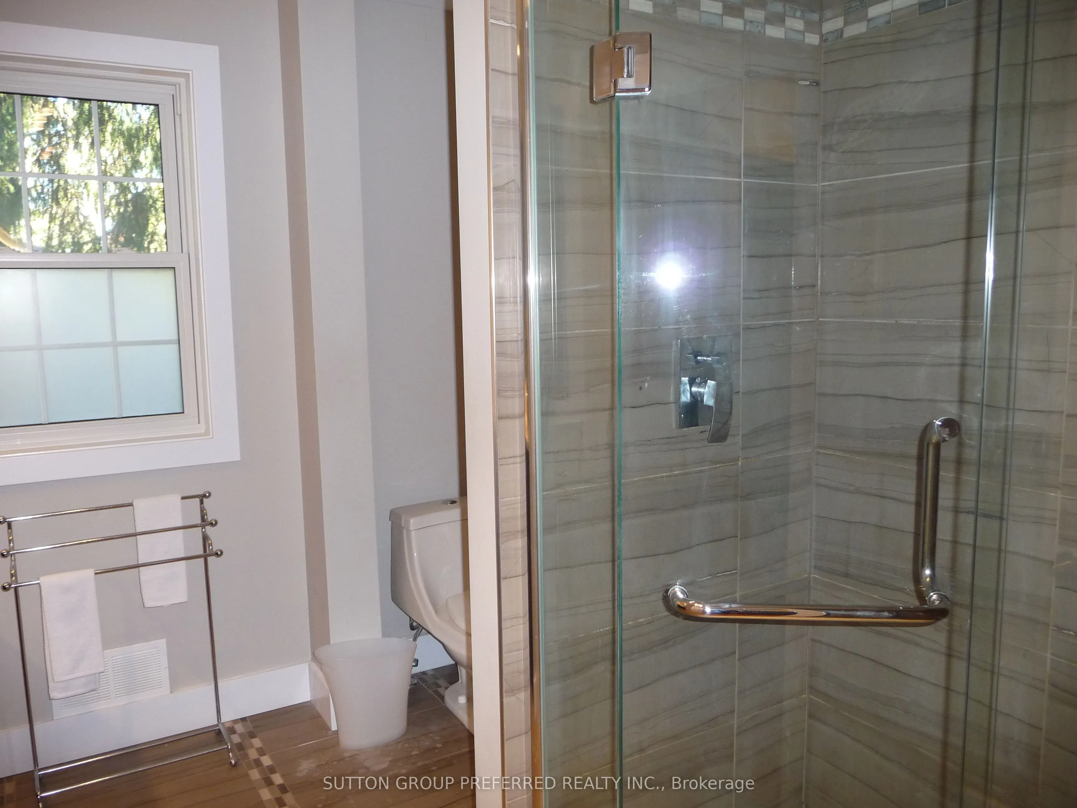 580 Upper Queen Street