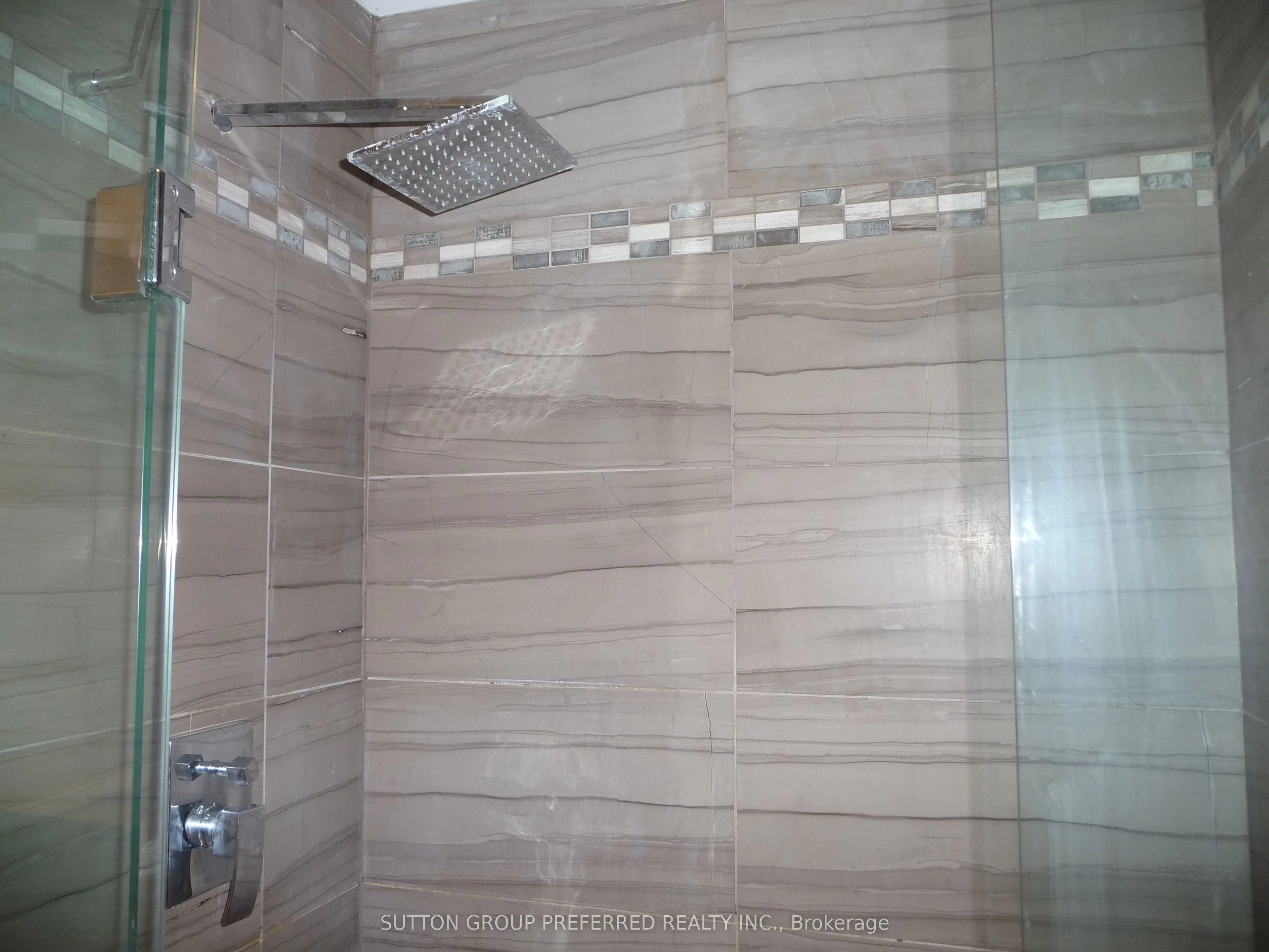 580 Upper Queen Street