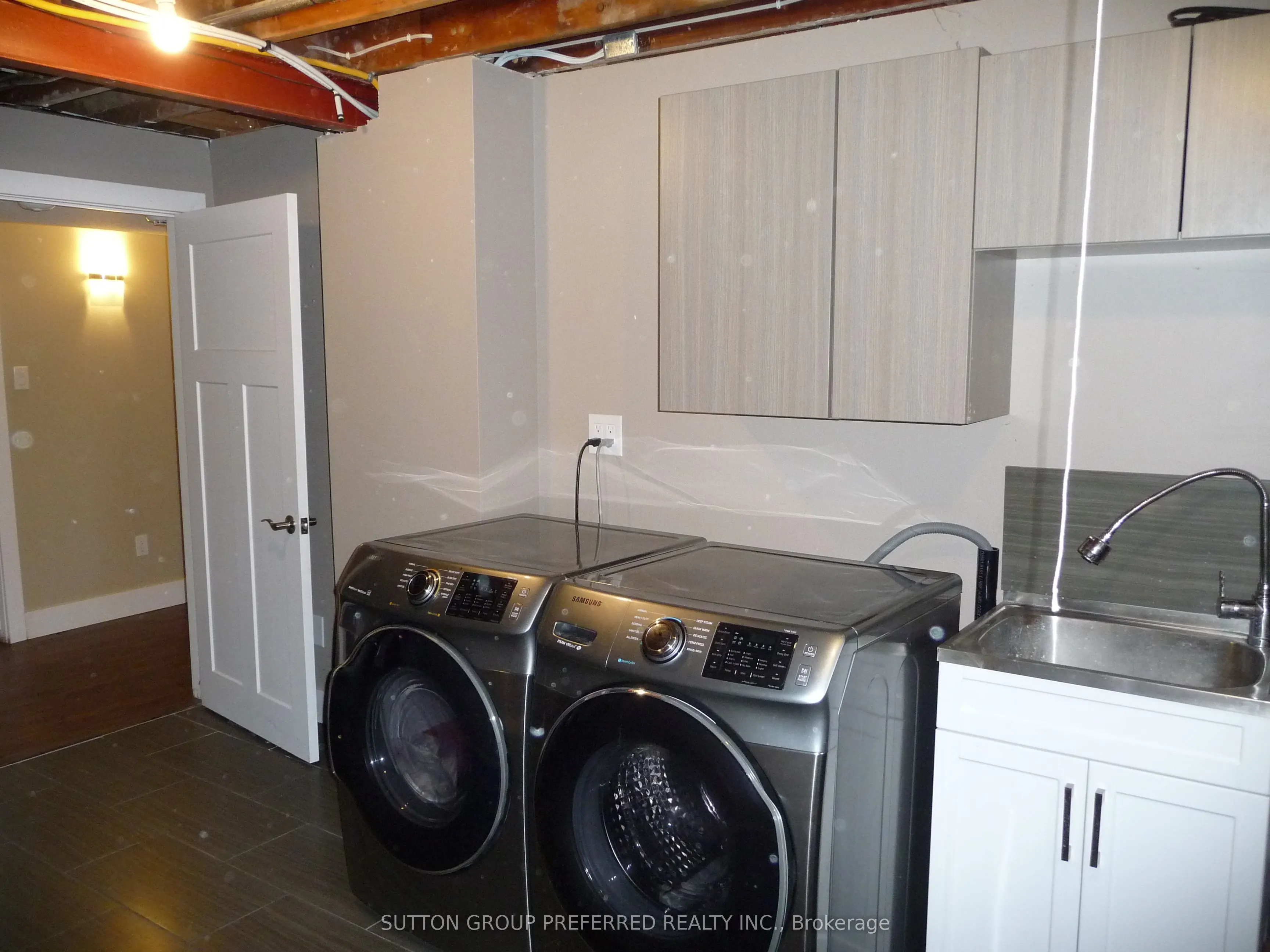 580 Upper Queen Street