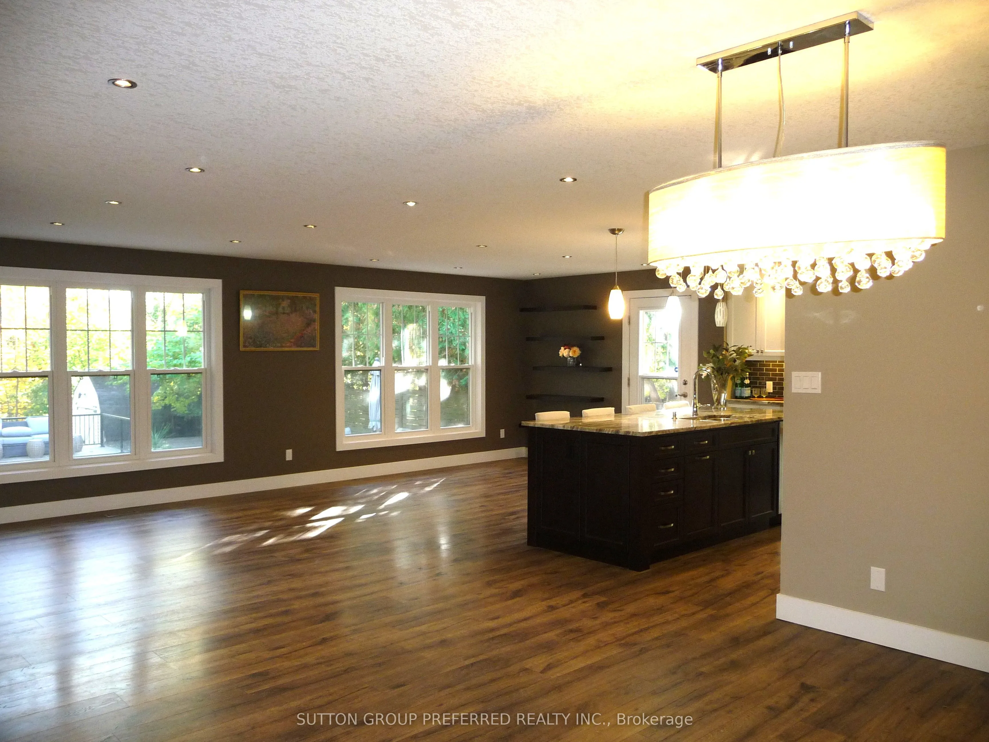 580 Upper Queen Street