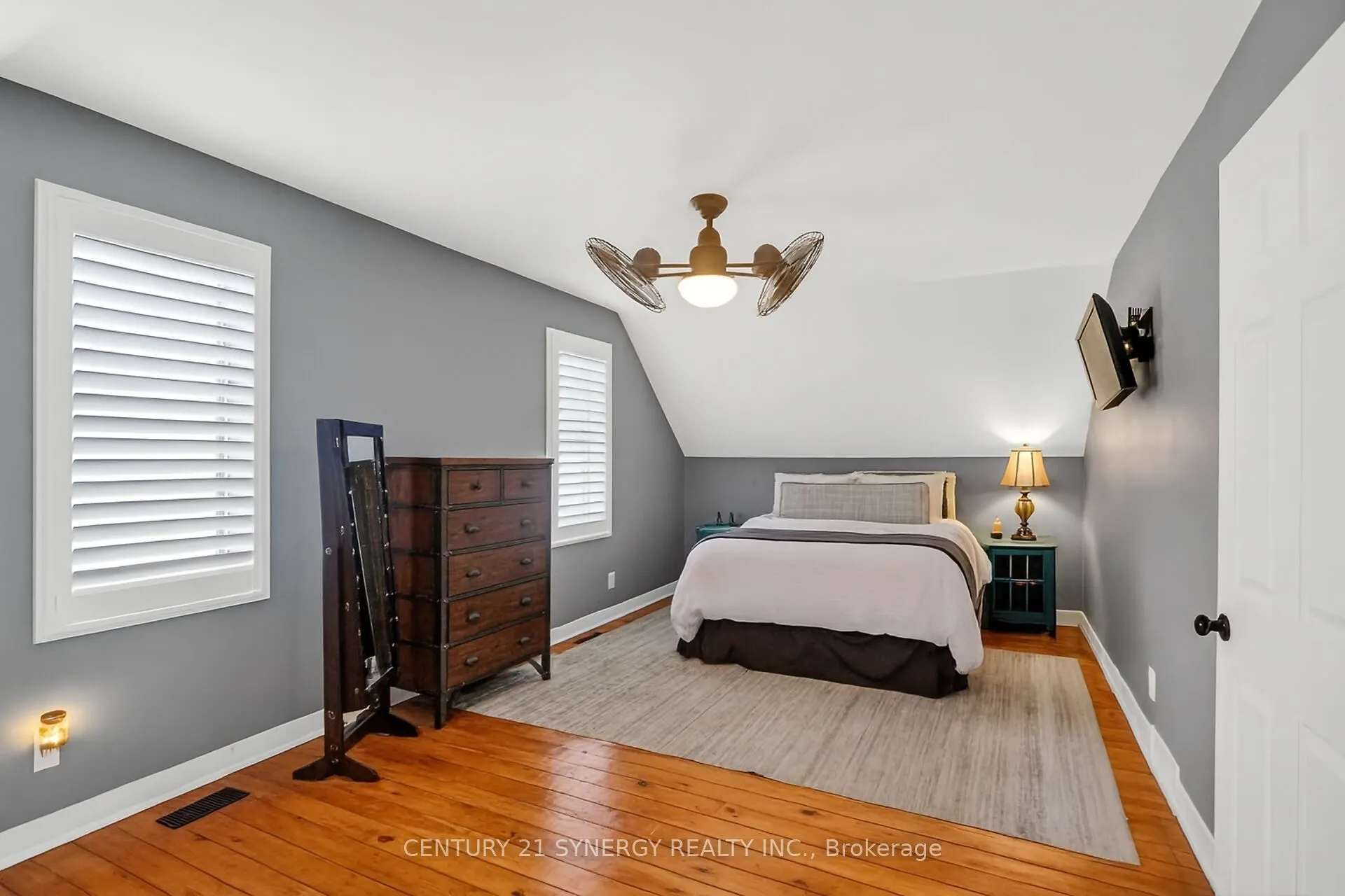 103 Queen Charlotte Street