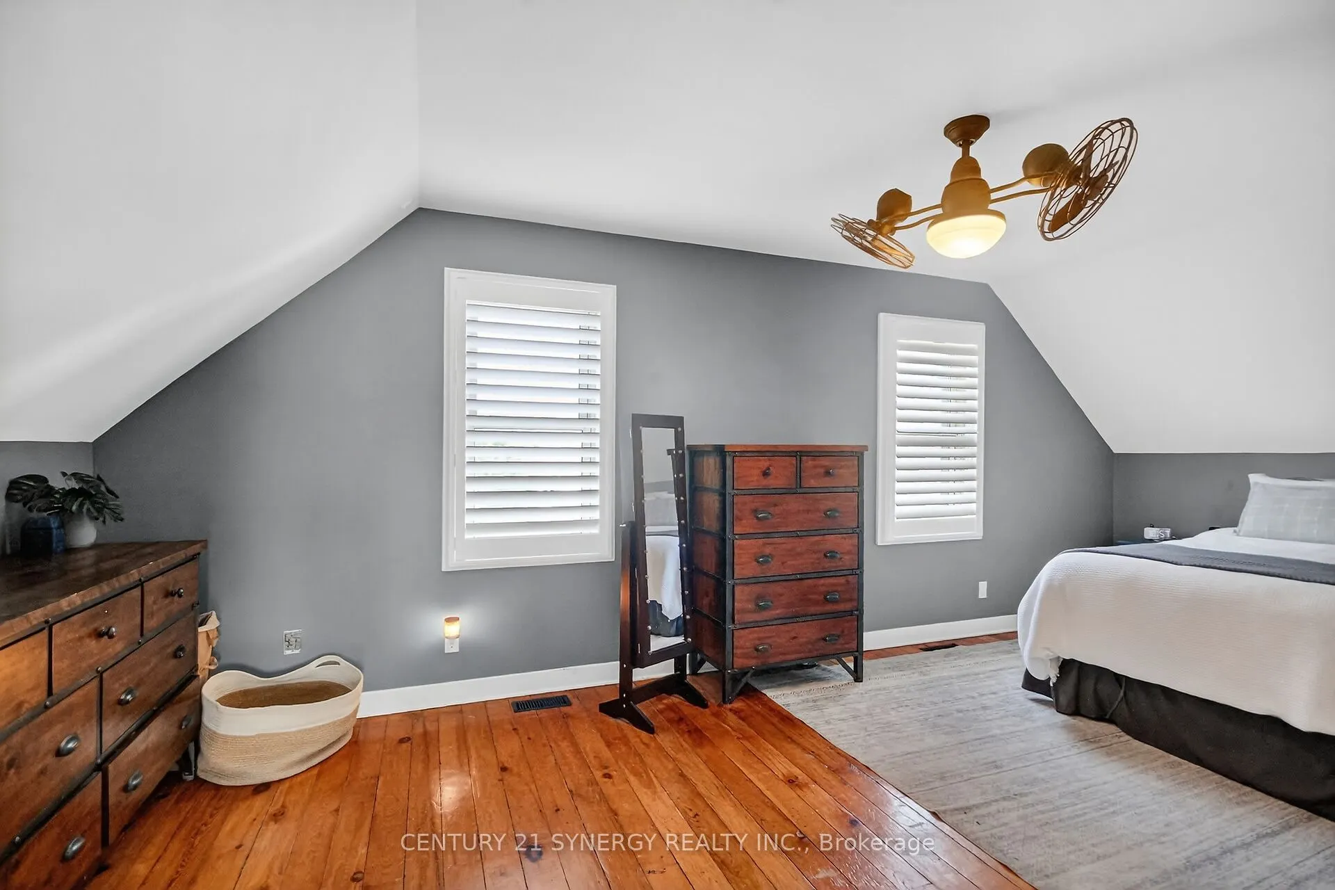 103 Queen Charlotte Street