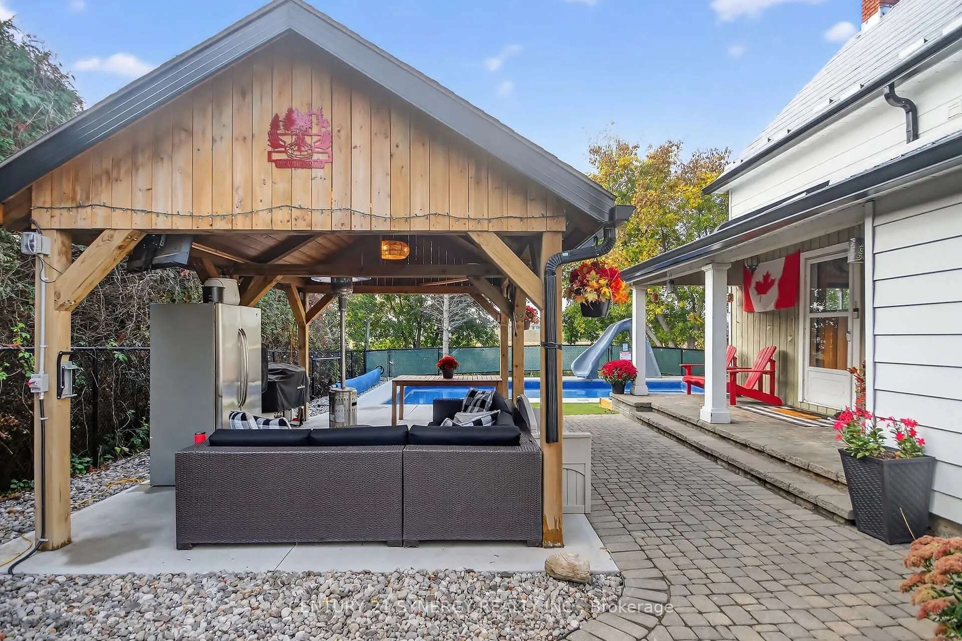 103 Queen Charlotte Street