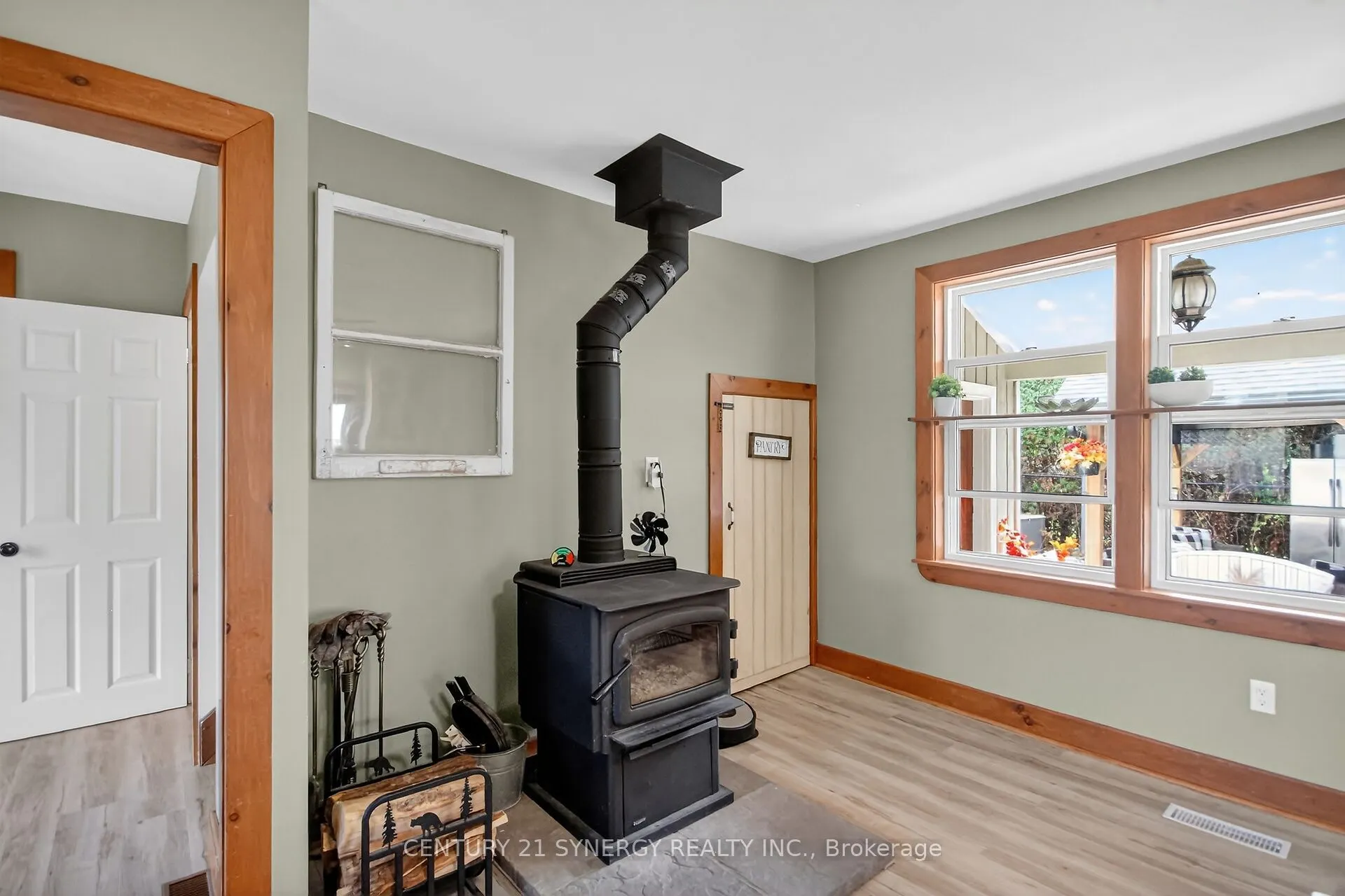 103 Queen Charlotte Street