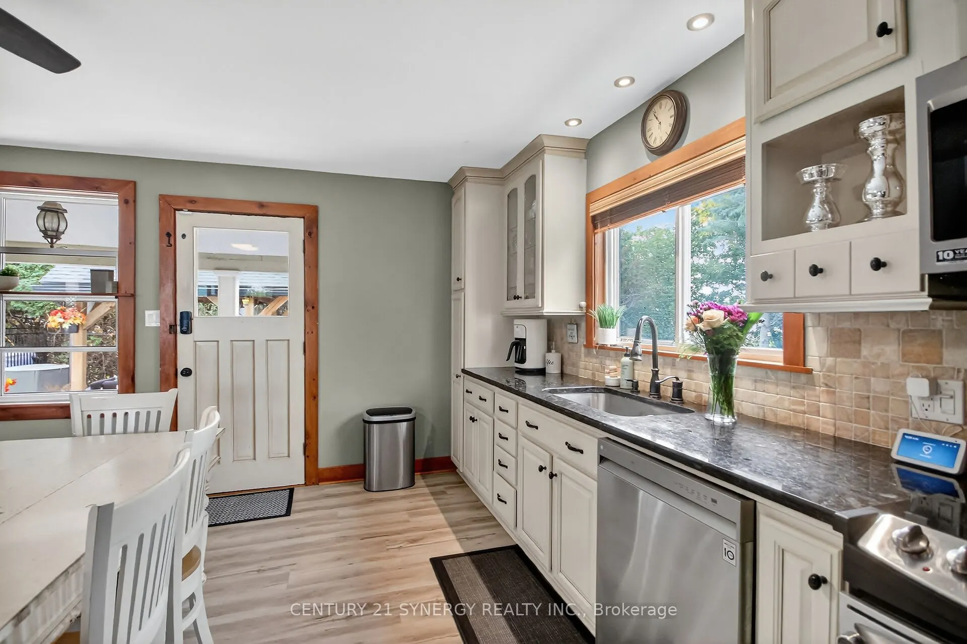 103 Queen Charlotte Street