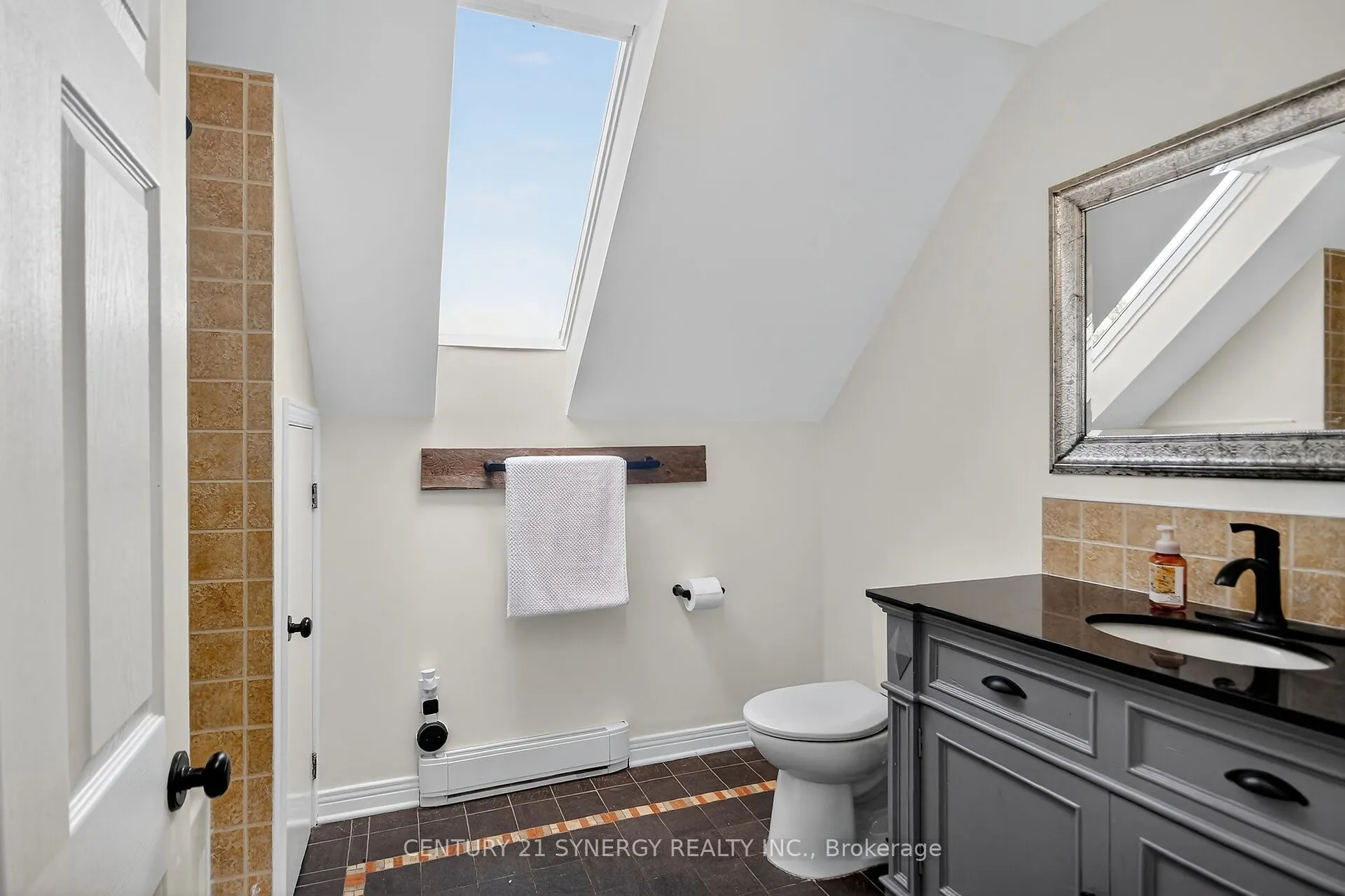 103 Queen Charlotte Street