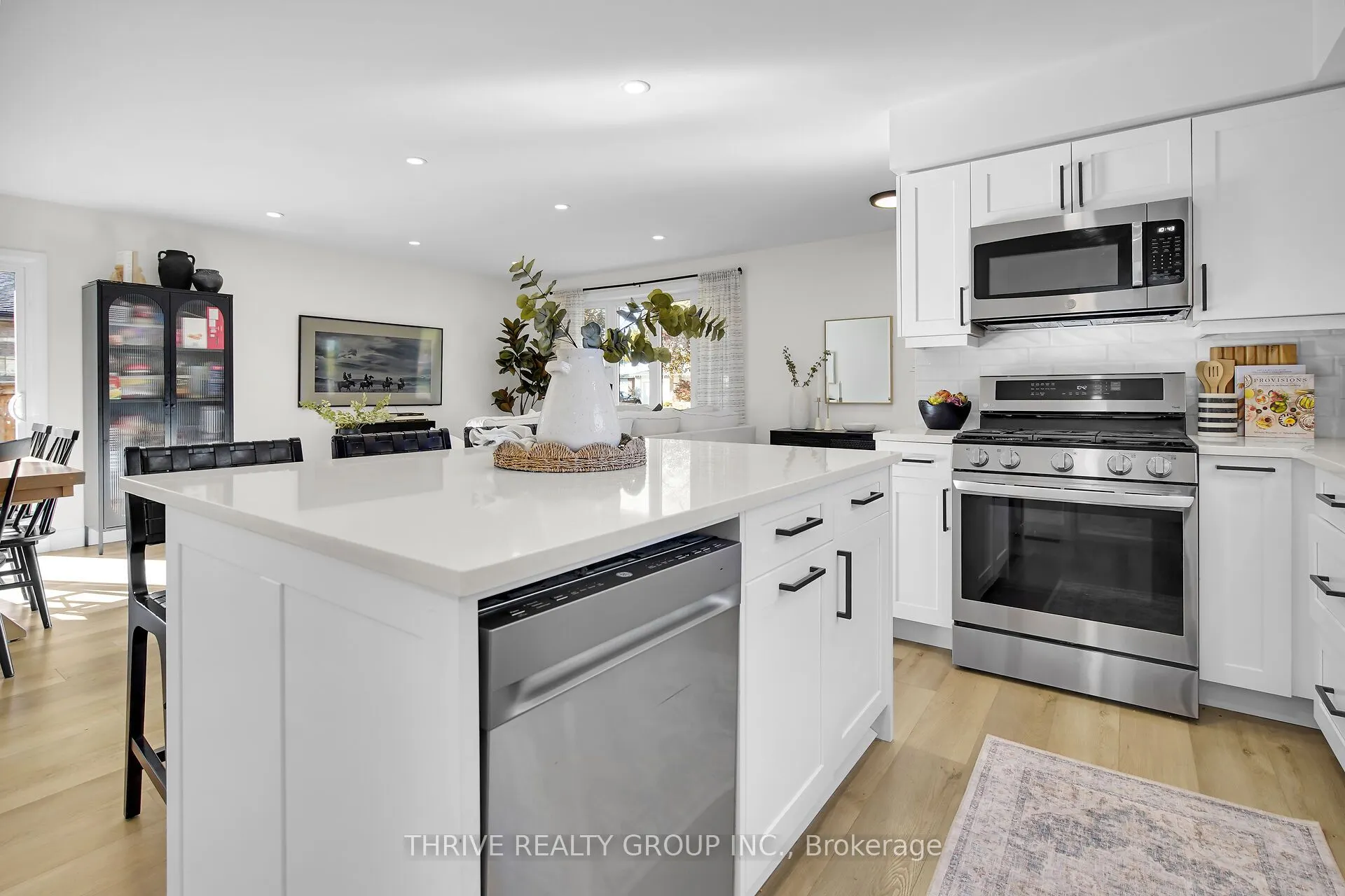 122 ST LAWRENCE Boulevard