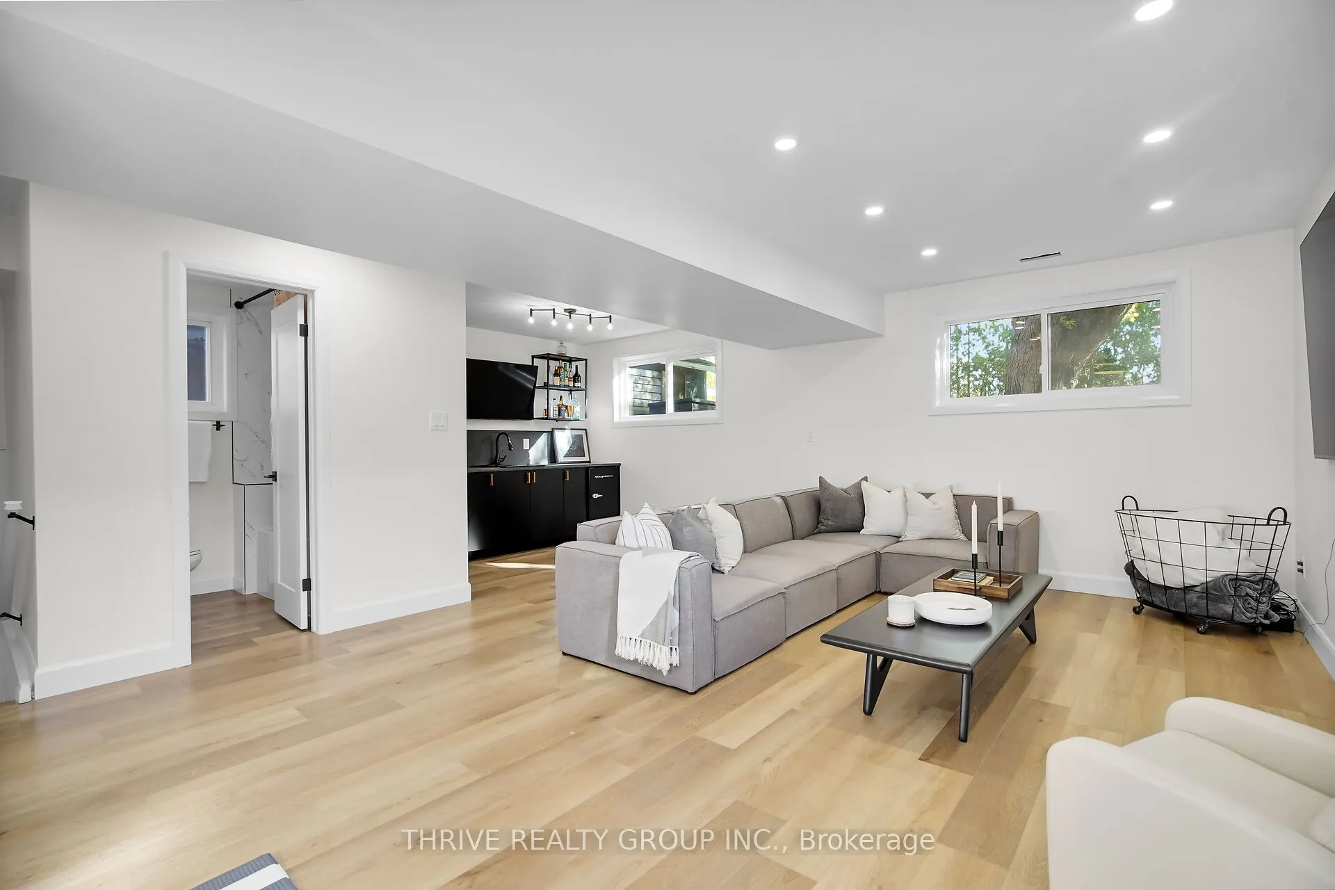 122 ST LAWRENCE Boulevard