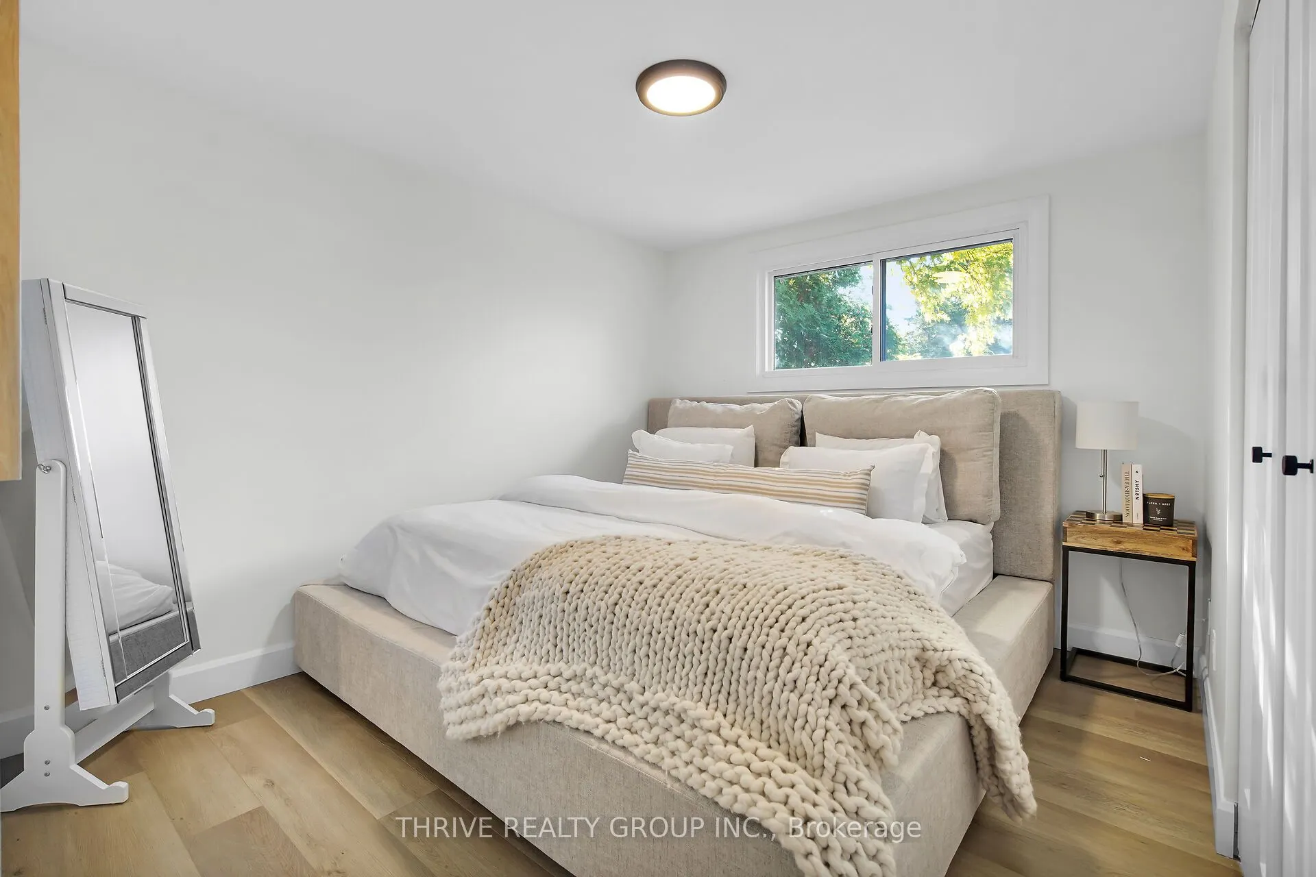 122 ST LAWRENCE Boulevard