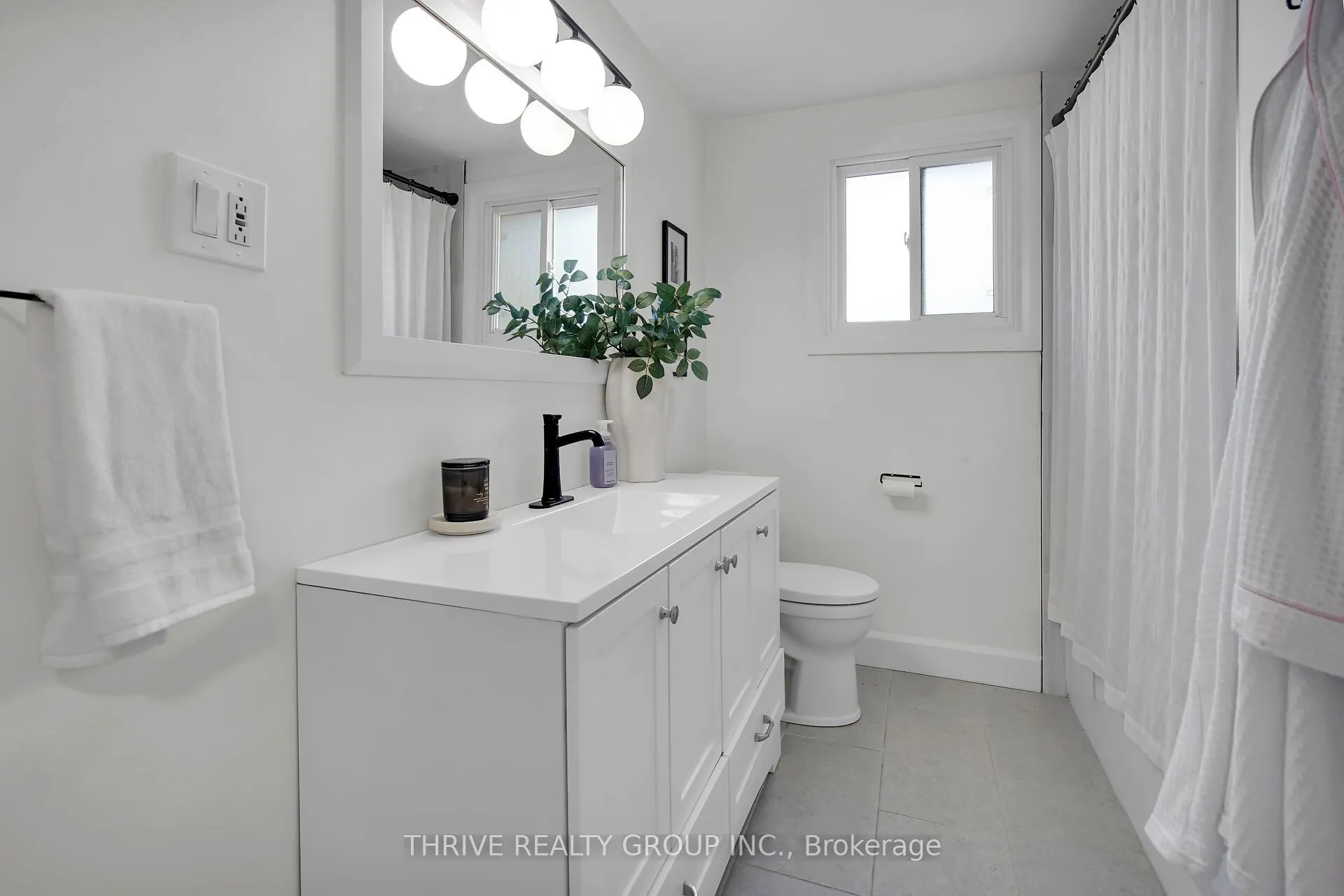 122 ST LAWRENCE Boulevard