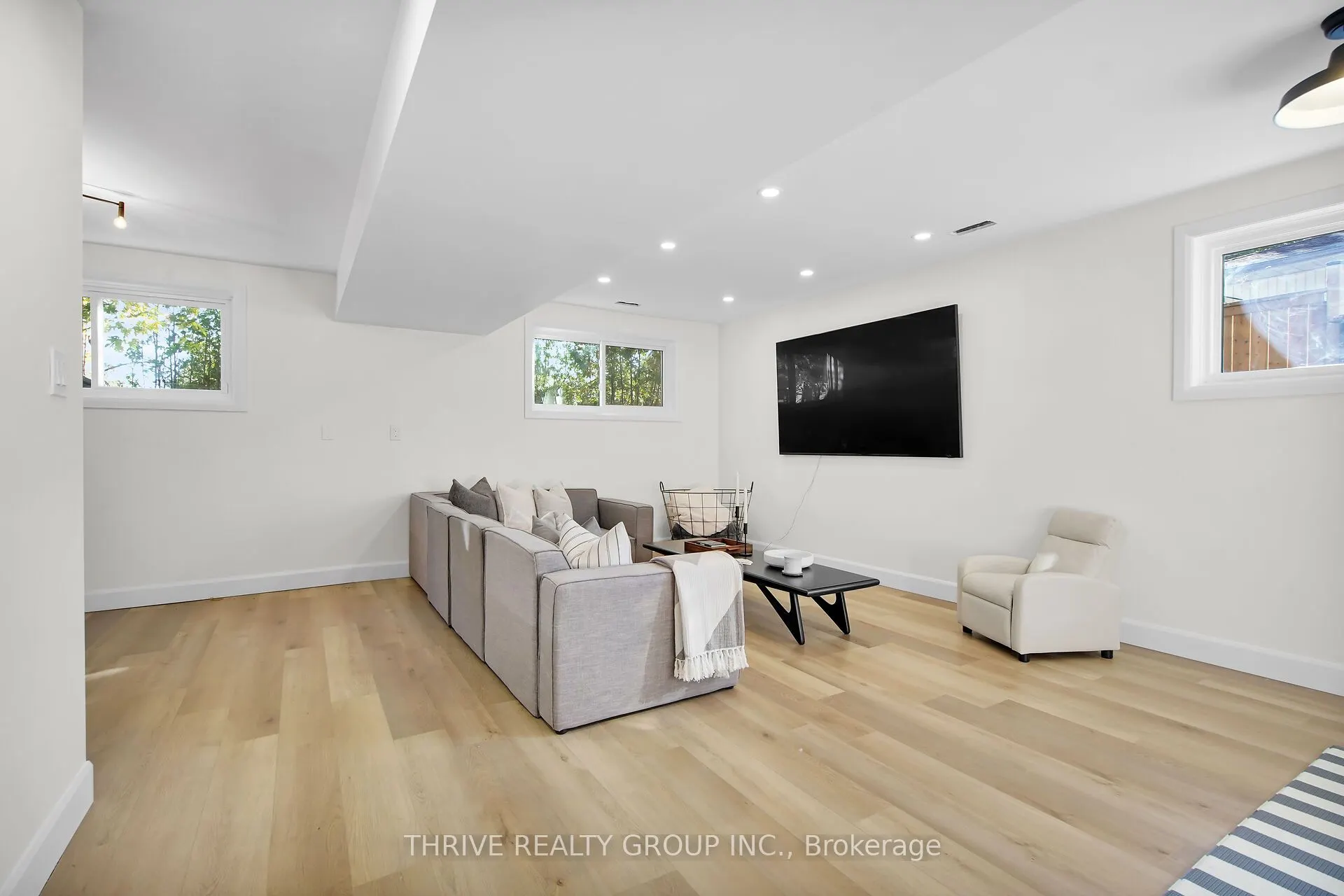 122 ST LAWRENCE Boulevard