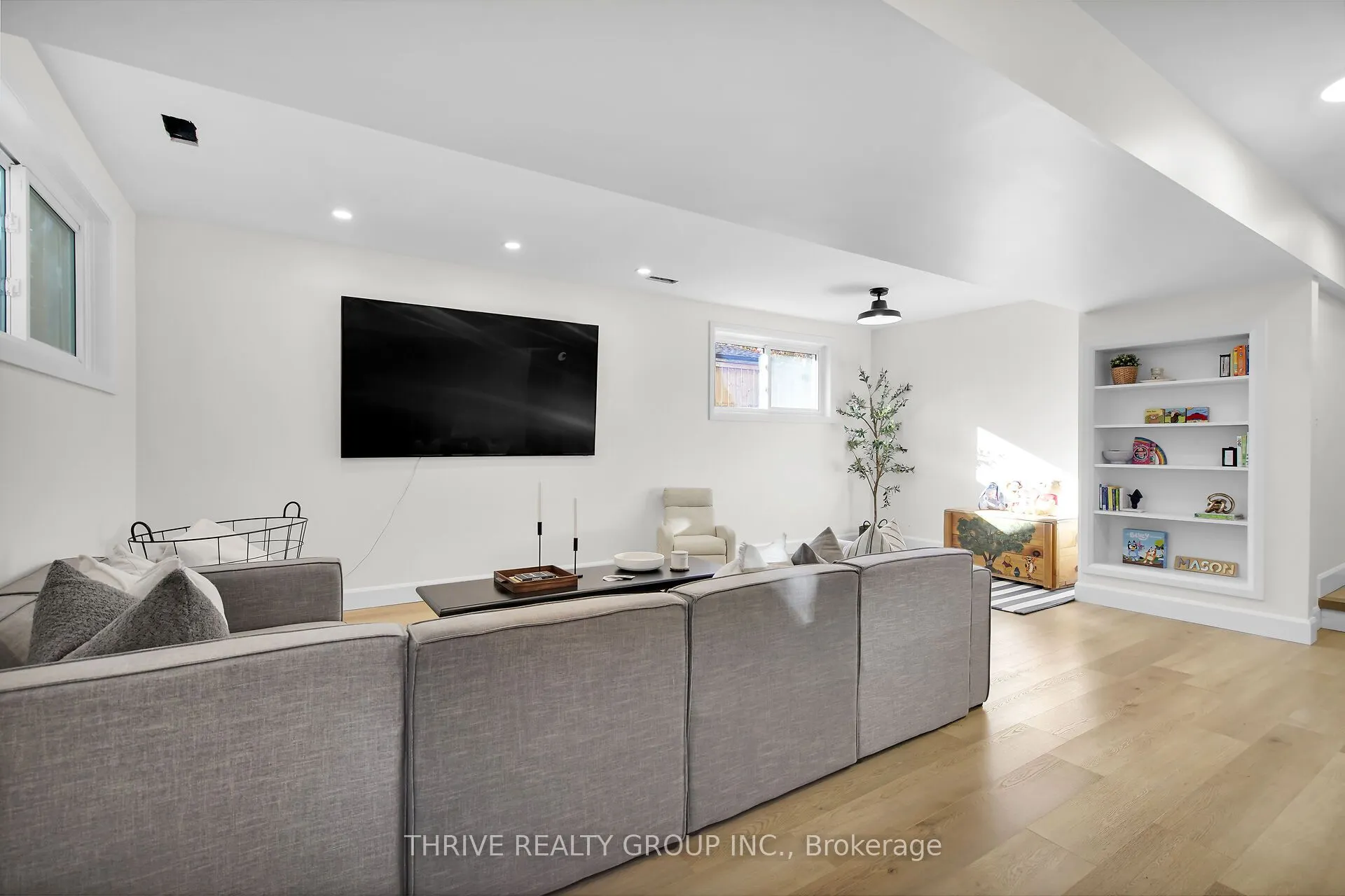 122 ST LAWRENCE Boulevard