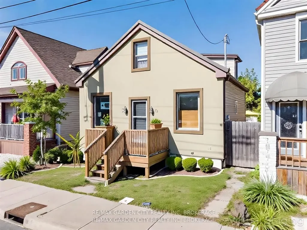 1009 Cannon Street E