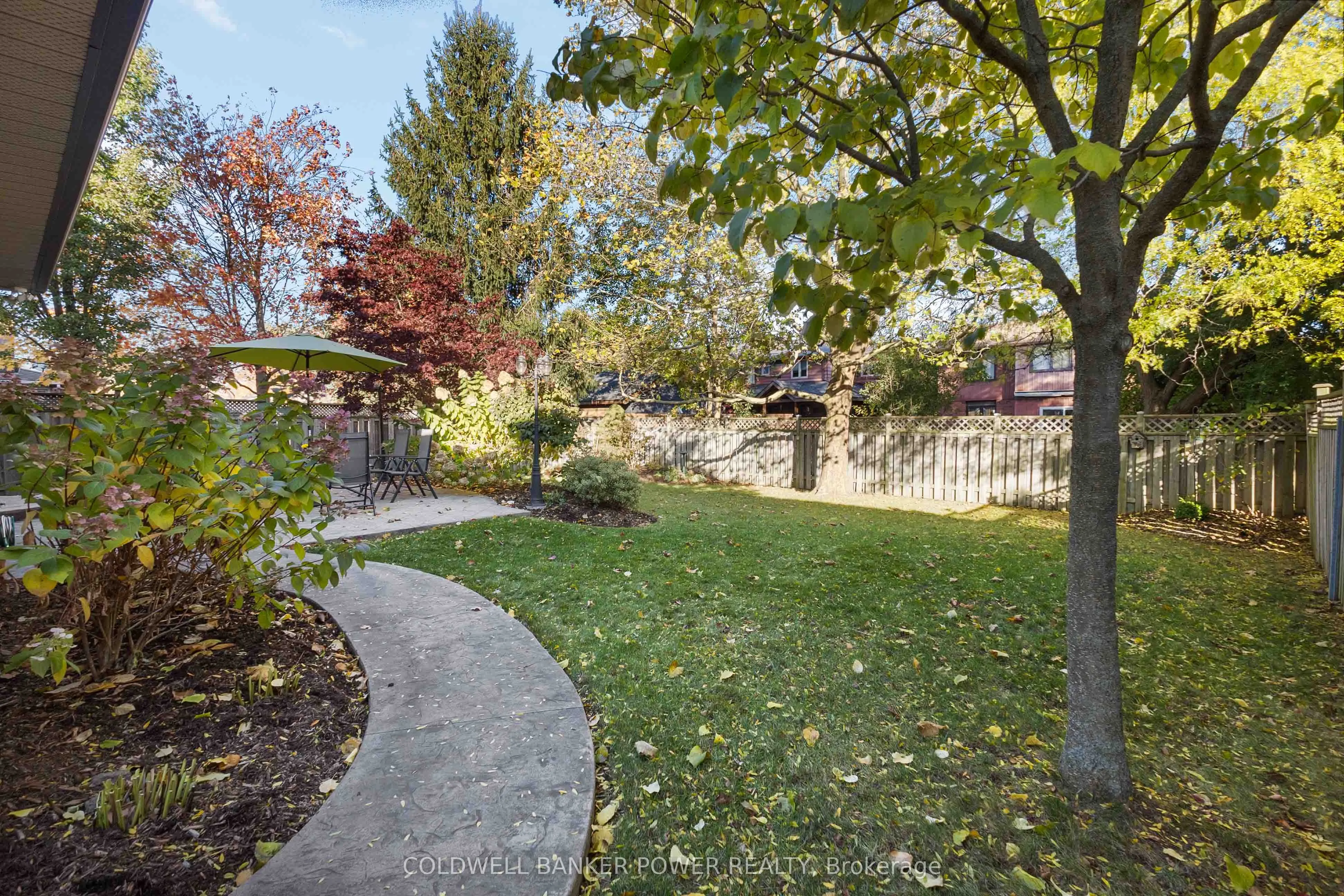 15 Monte Vista Crescent