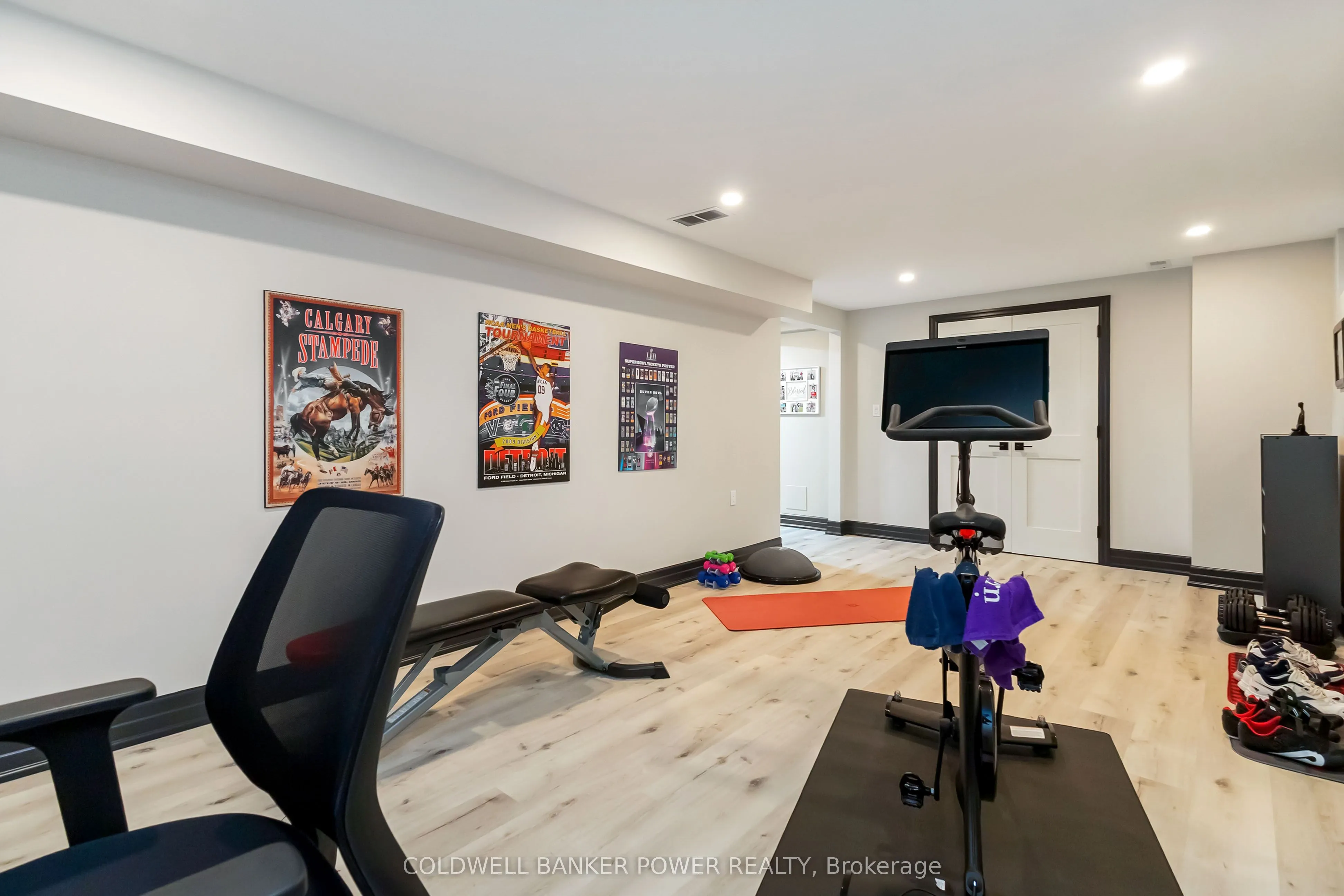 15 Monte Vista Crescent