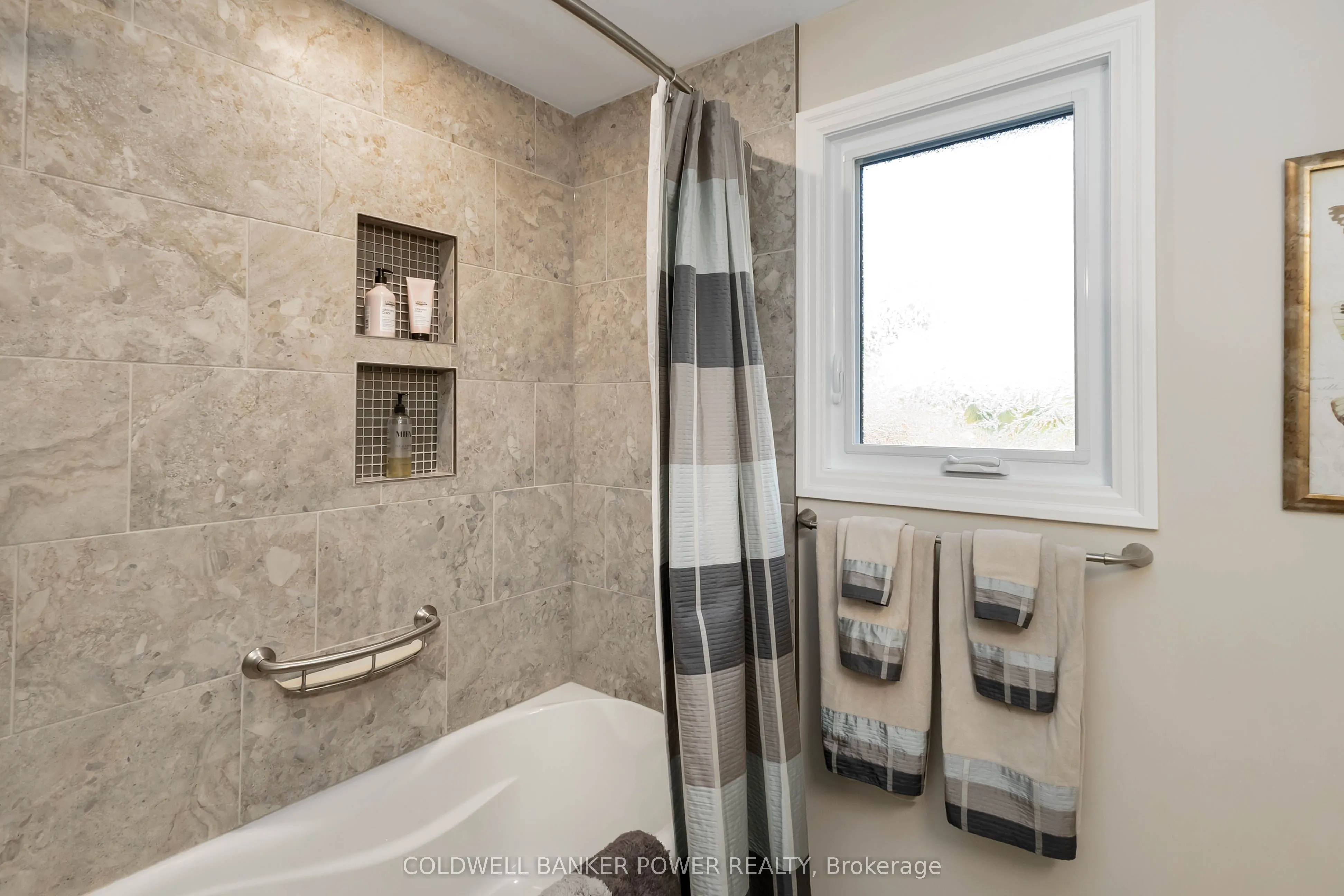 15 Monte Vista Crescent