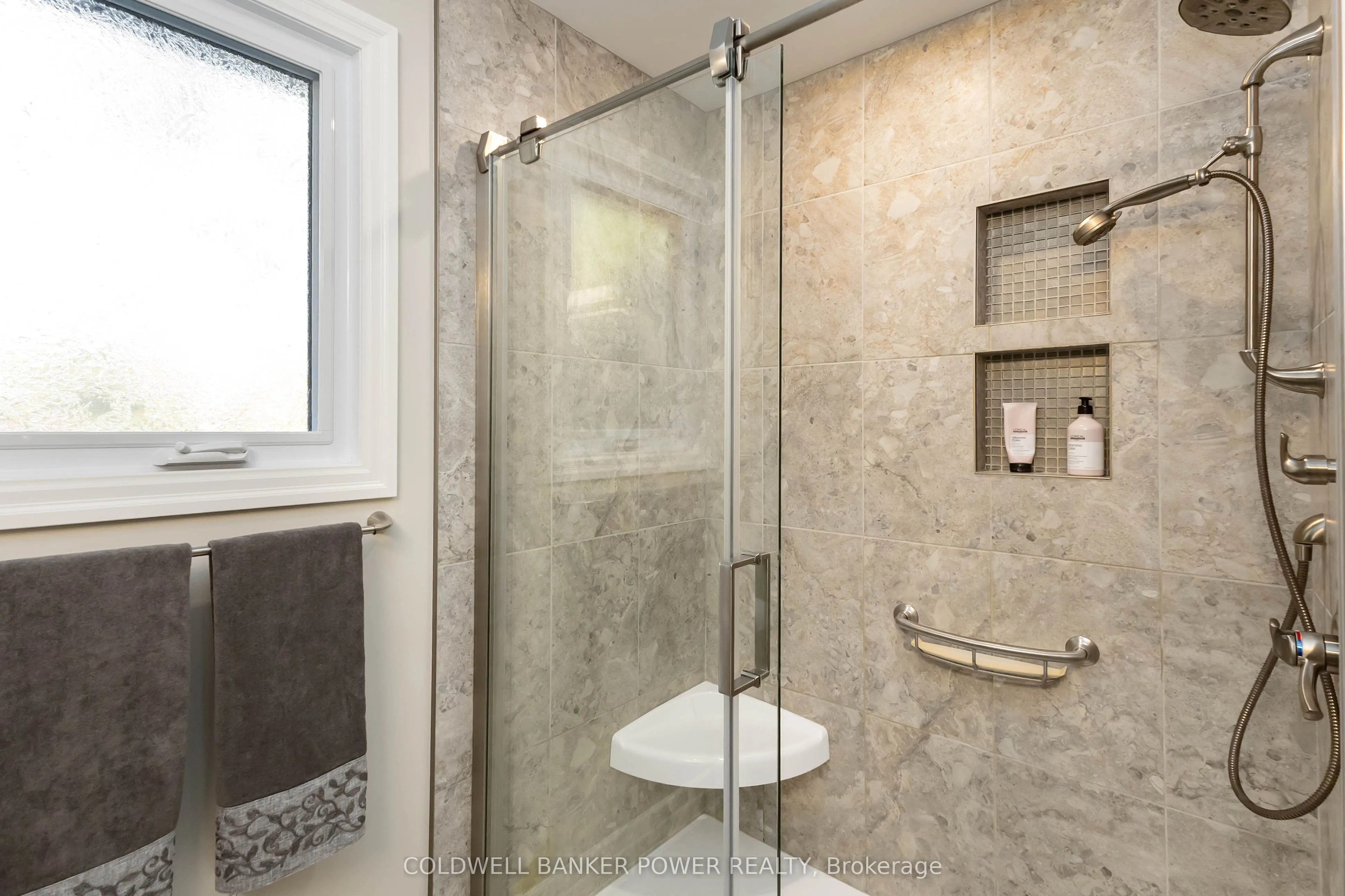 15 Monte Vista Crescent