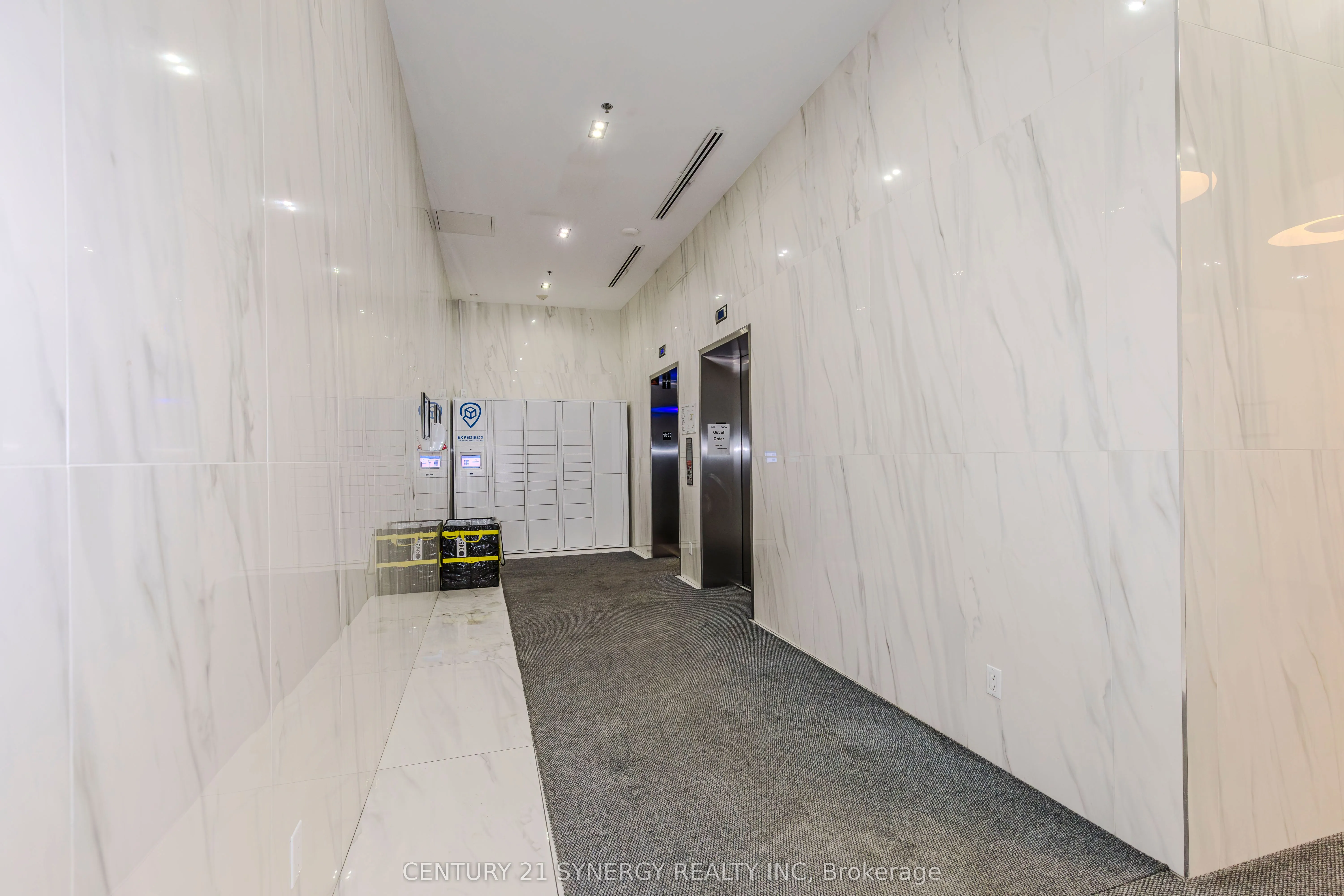 203 Catherine Street, #1209