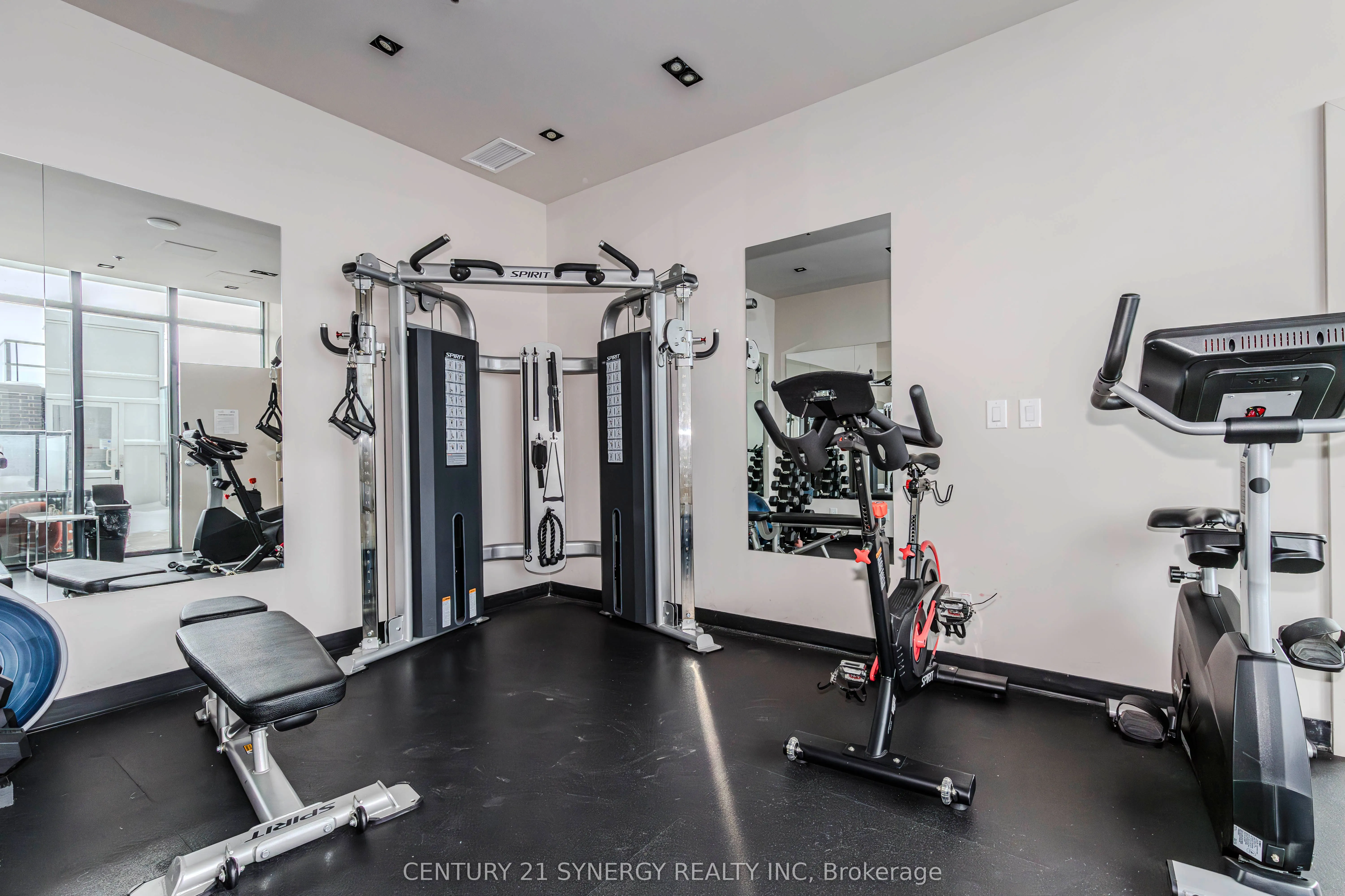 203 Catherine Street, #1209