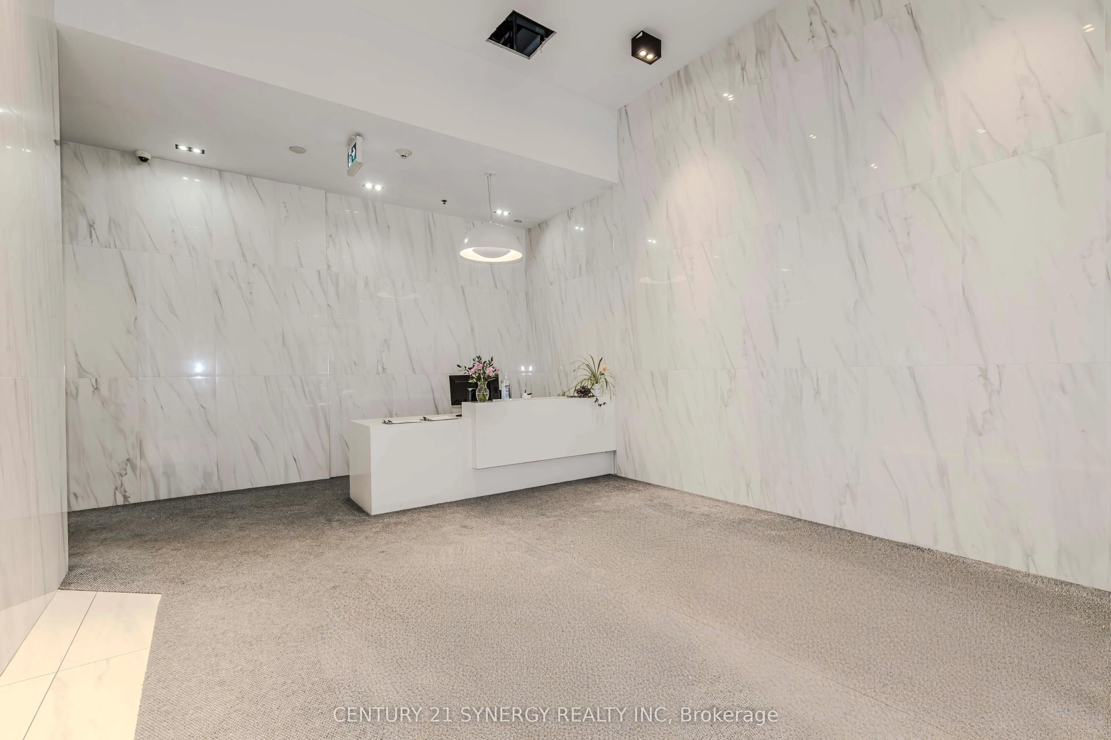 203 Catherine Street, #1209